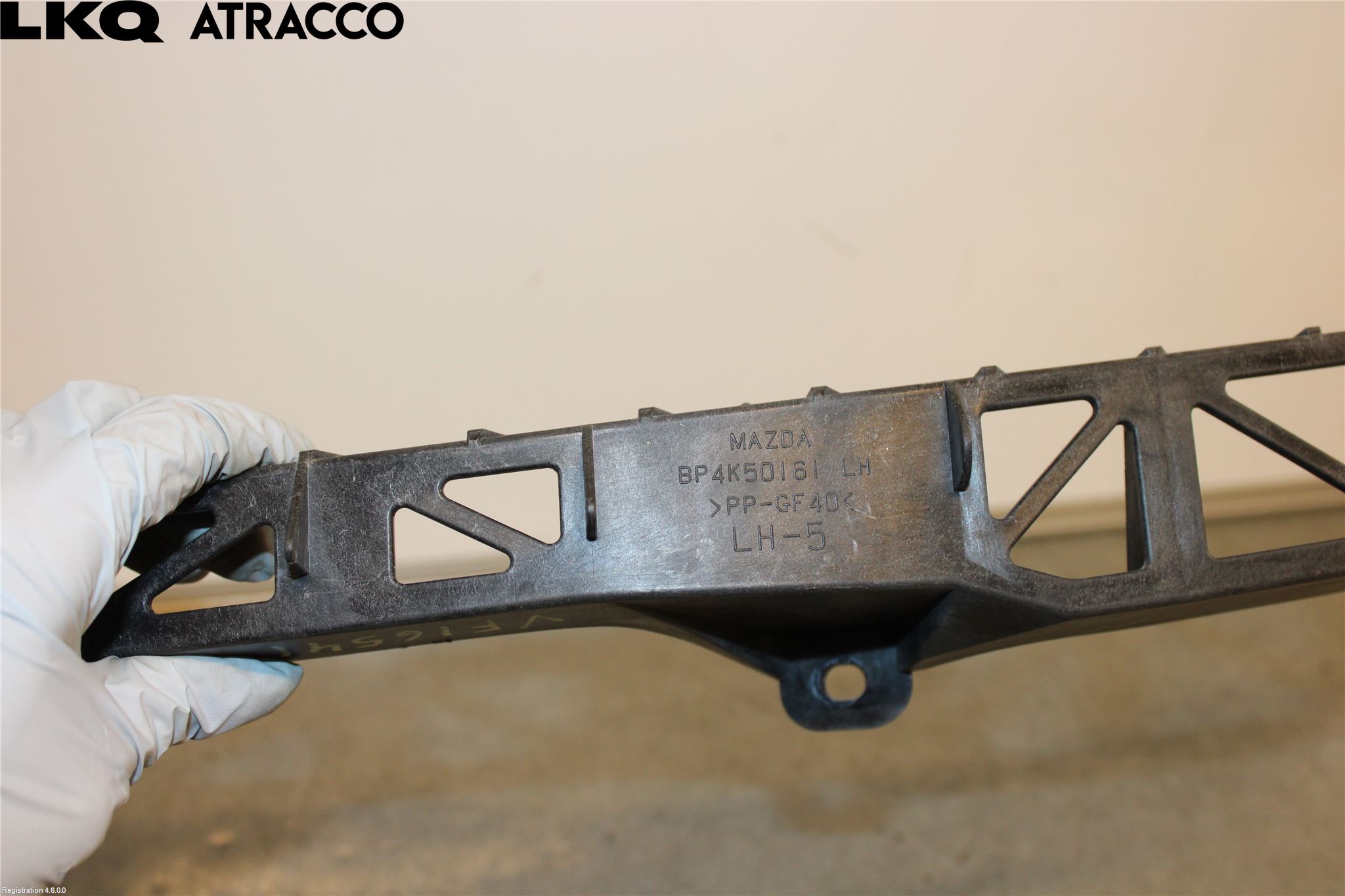 Mazda 3 I 07-08 Støtfanger Foran Feste