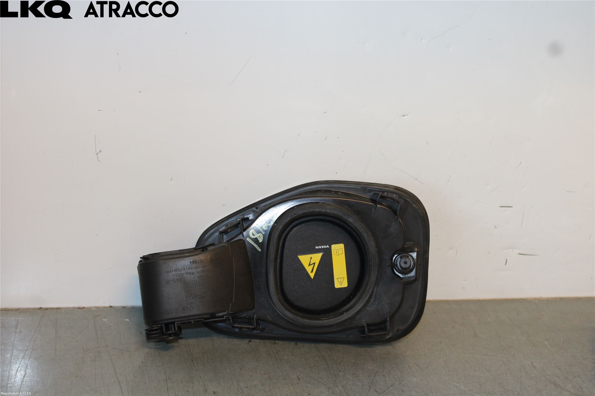 Volvo XC40/RECHARGE 18- Drivstoff Tankluke