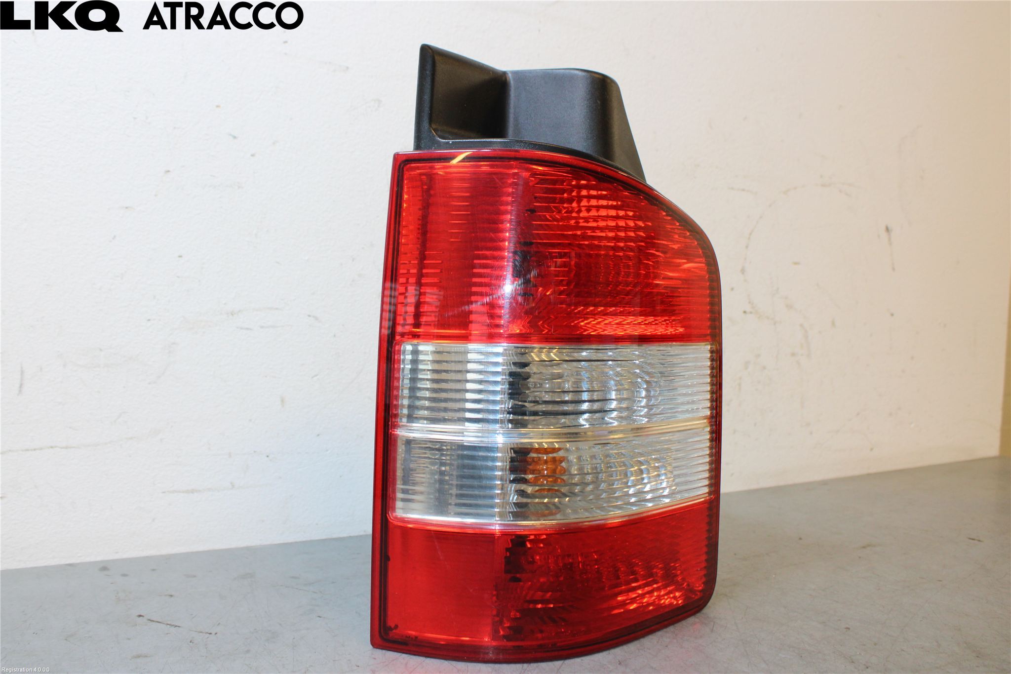 Volkswagen VW TRANSP/CARAVELLE (T5) 04-15 Baklykt Venstre