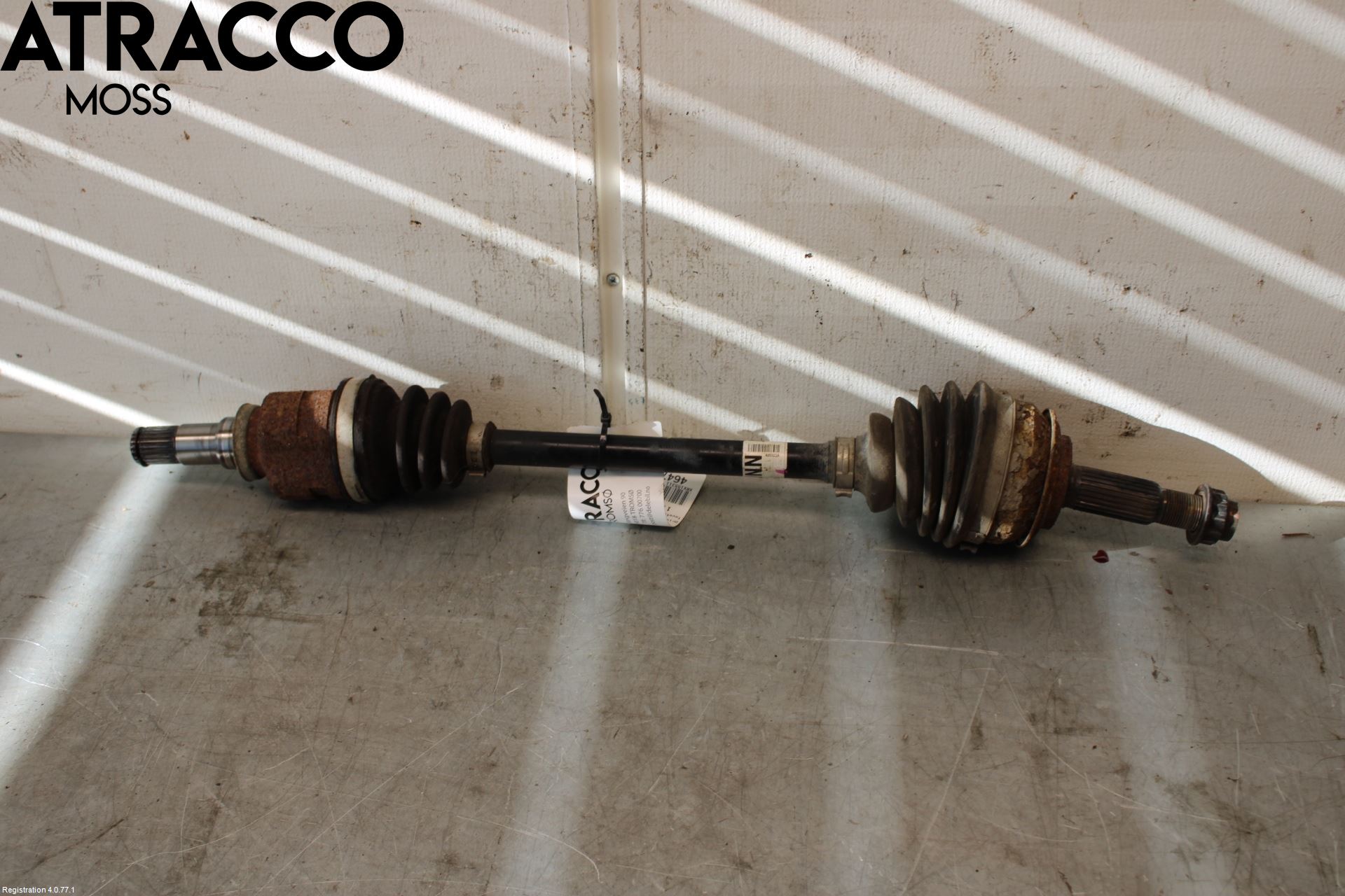 Toyota YARIS XP130 12-14 Drivaksel Foran Kompl Venstre