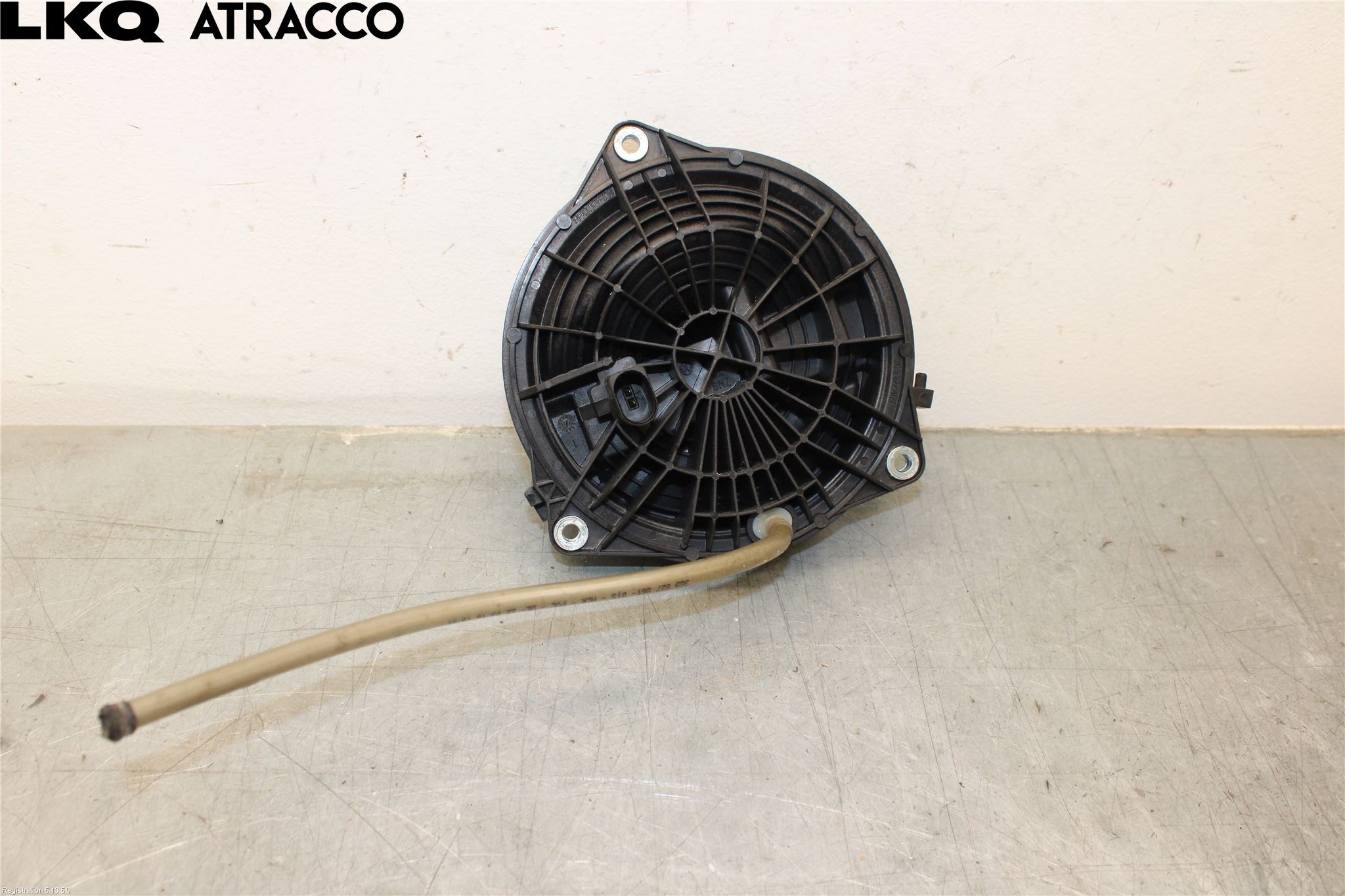 Volkswagen VW PASSAT 15-19 Bakluke Handtak Ytre
