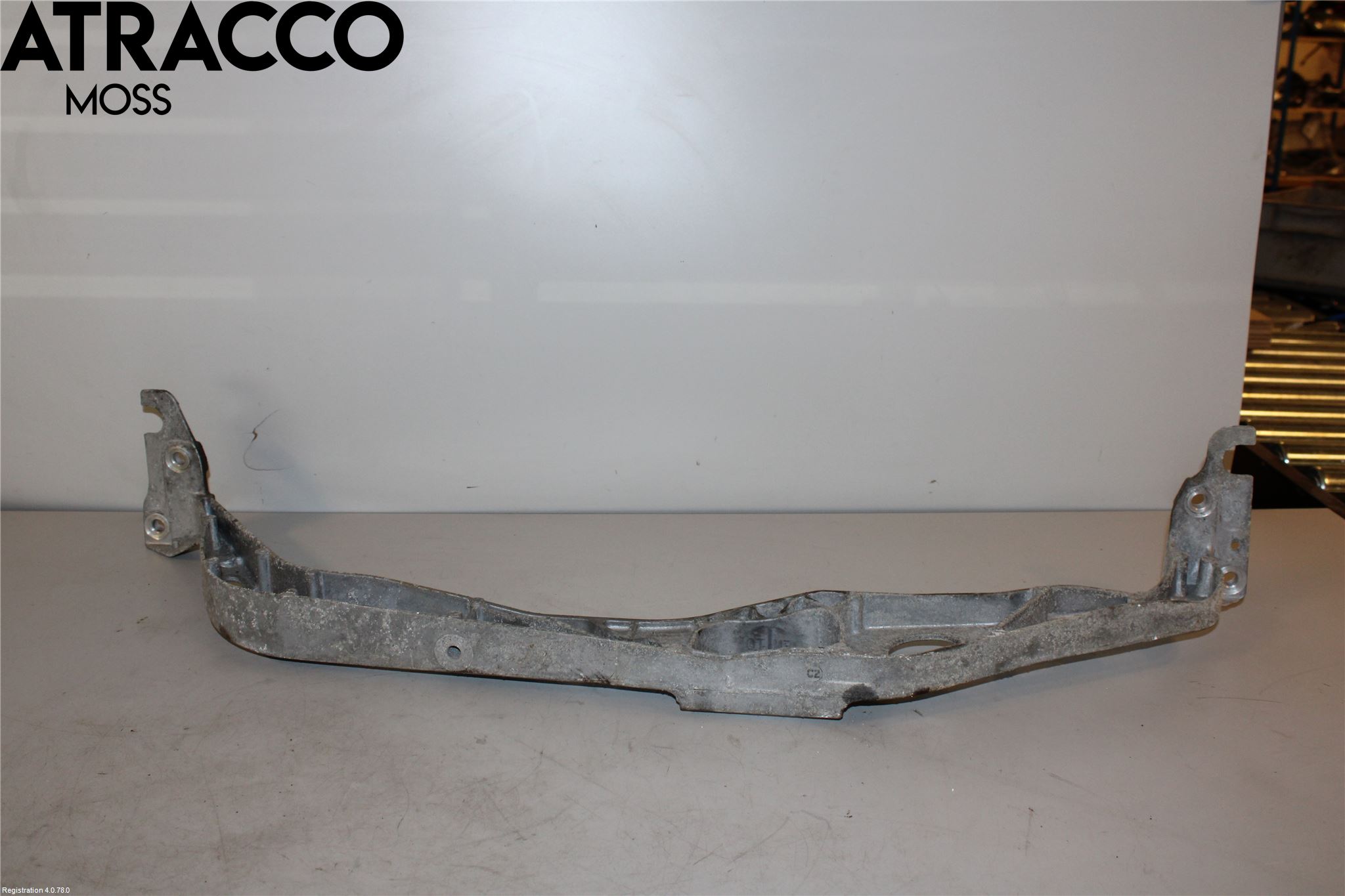 Audi A4/S4 08-11 Motorbjelke (Langs Gående )