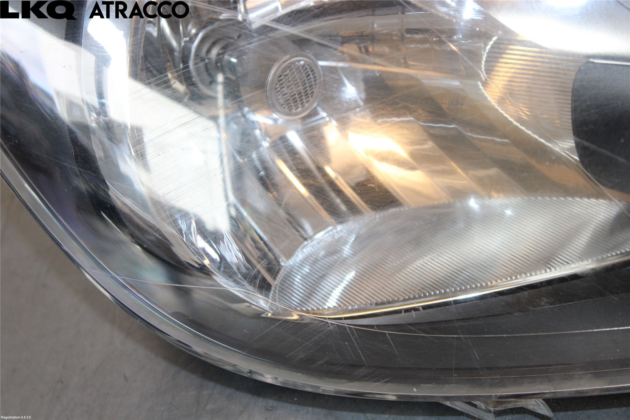 Volkswagen VW CADDY 11-15 Frontlykt Høyre