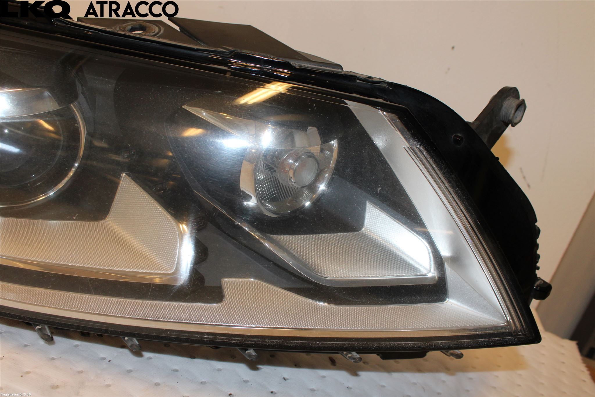 Volkswagen VW CRAFTER 06-16 Frontlykt Høyre