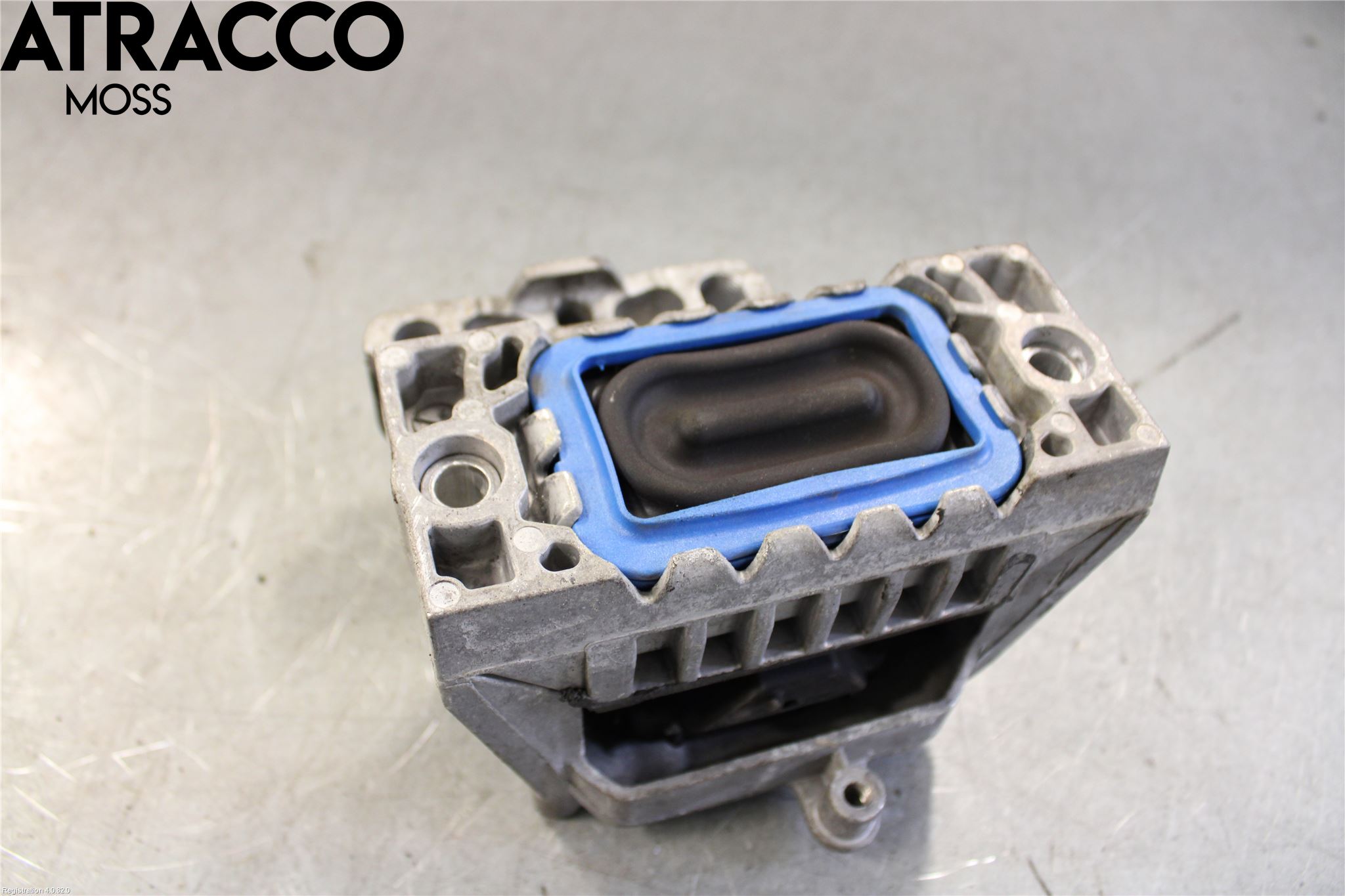 Volkswagen VW GOLF VI 09-13 Motor Feste Gummi