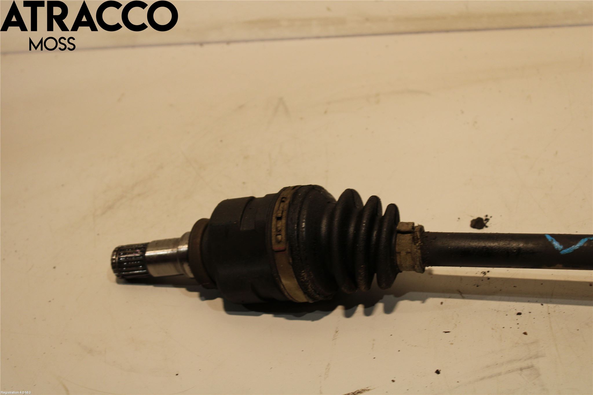 Toyota YARIS XP130 15-20 Drivaksel Foran Kompl Venstre