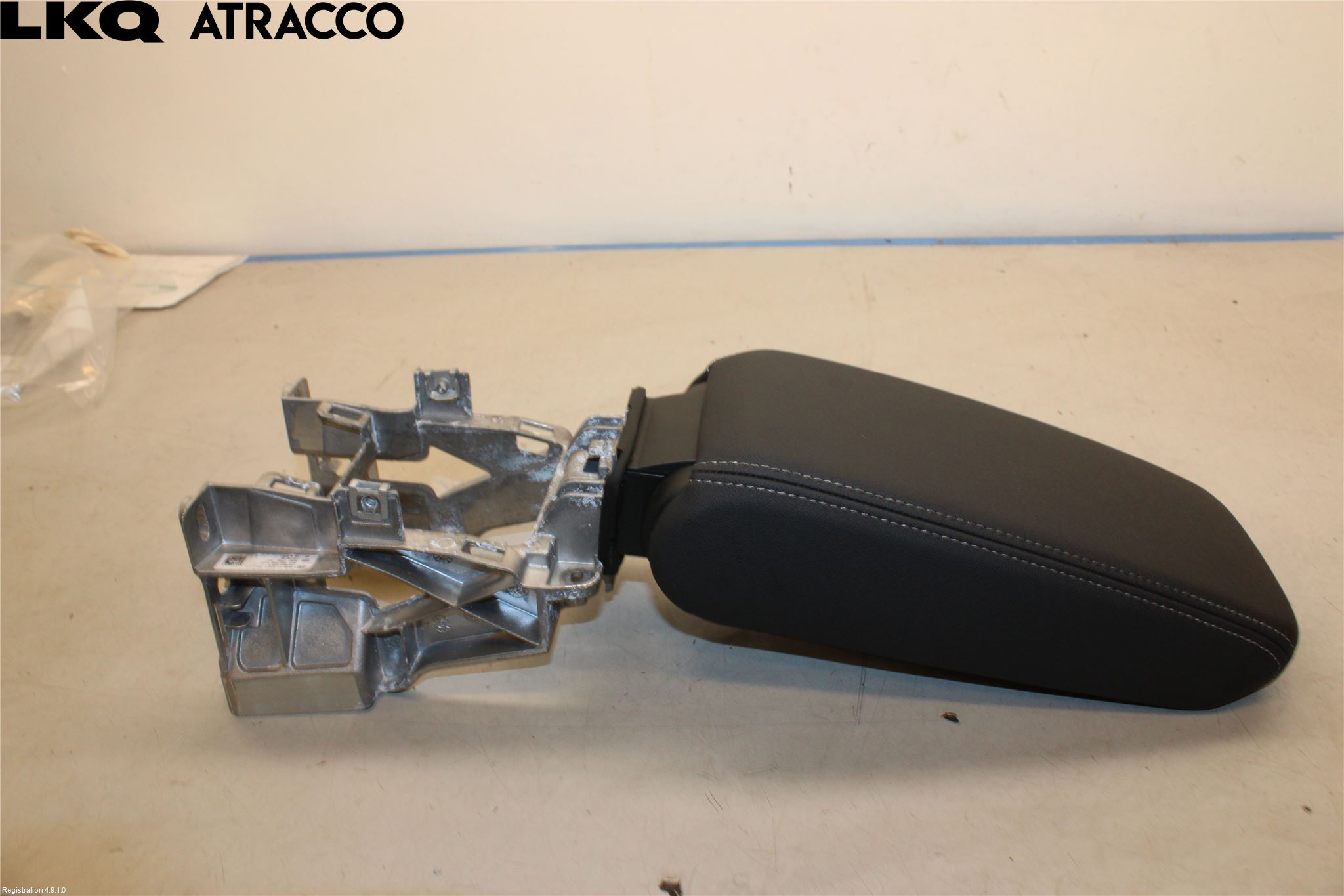 Audi Q4 E-TRON FZ 22- Innr Armlene