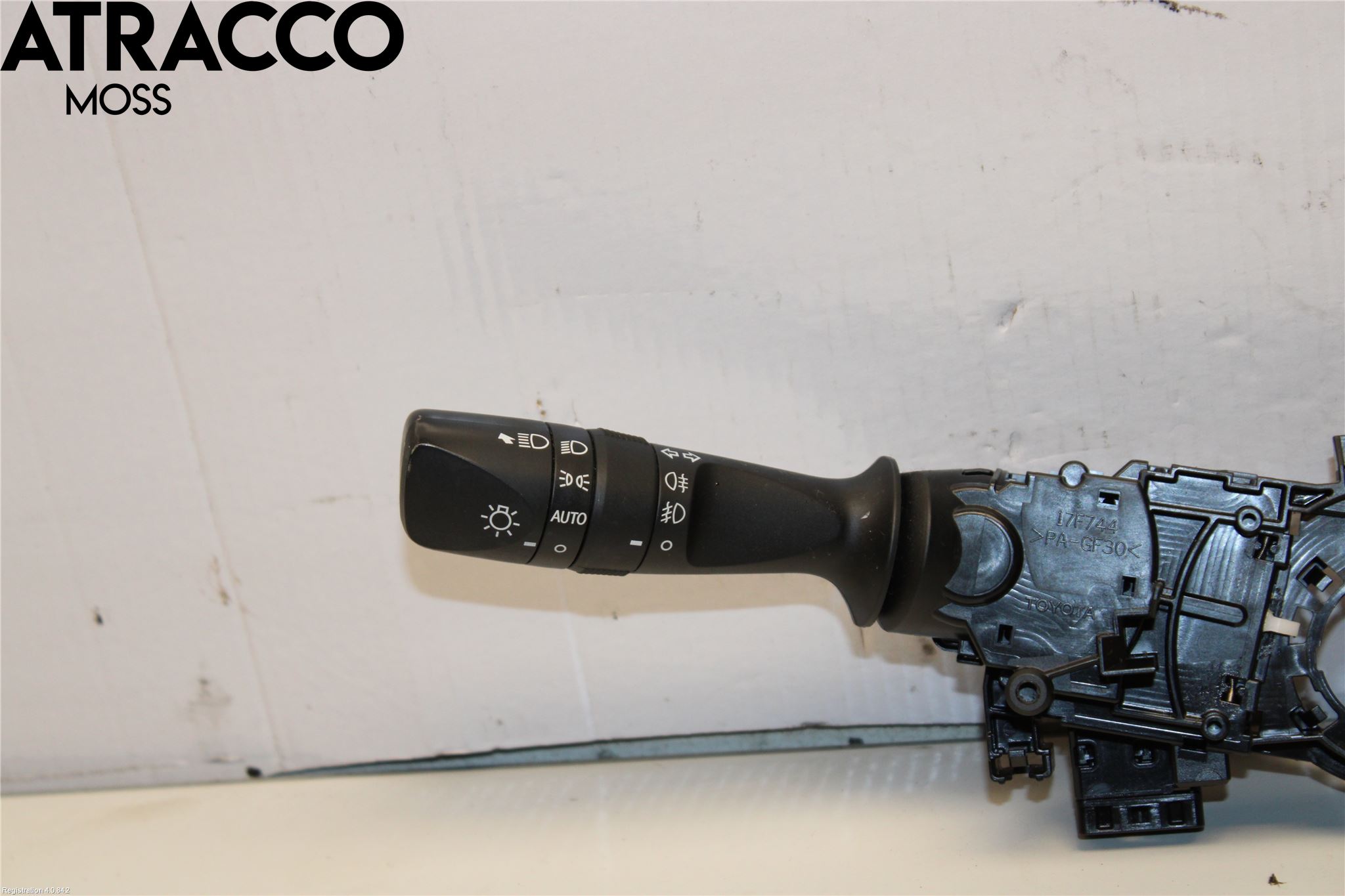 Toyota RAV4 13-18 Bryter Ratt Kombi H Og V