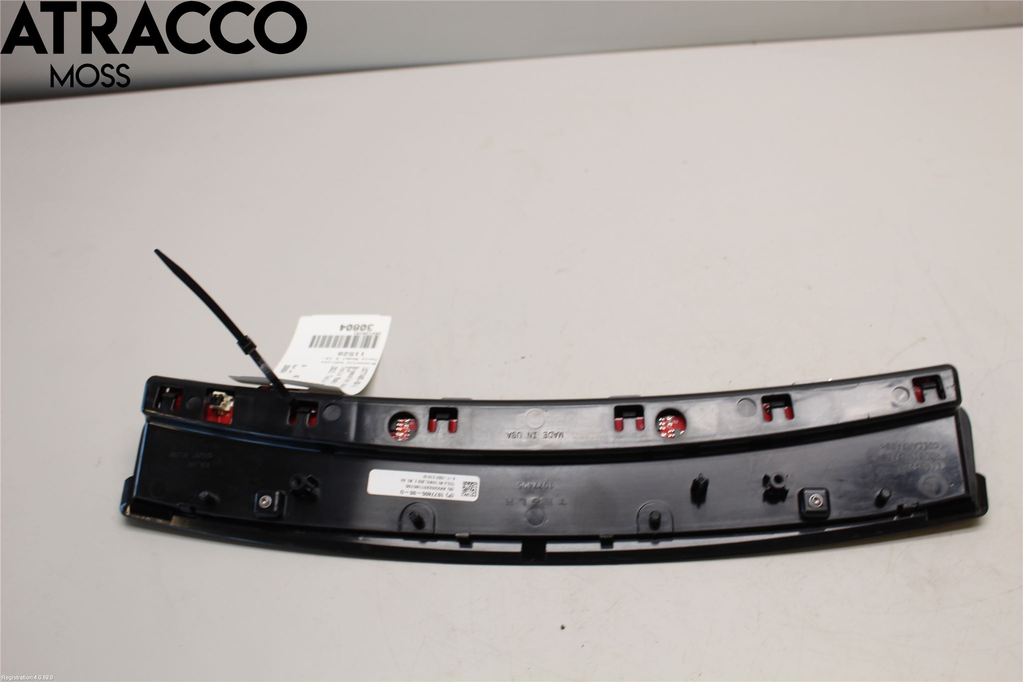 Tesla MODEL 3 17- Bremselys Bakrute