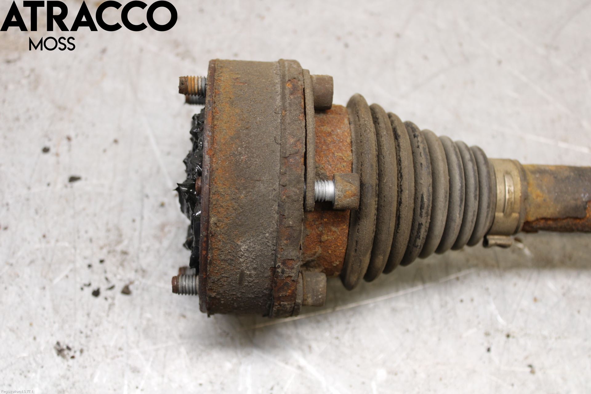 Volkswagen VW PASSAT 11-14 Drivaksel Bak Kompl Venstre