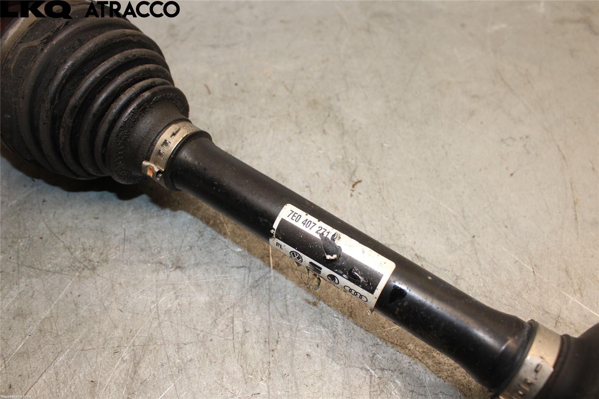 Volkswagen VW TRANSP/CARAVELLE (T5) 04-15 Drivaksel Foran Kompl Venstre