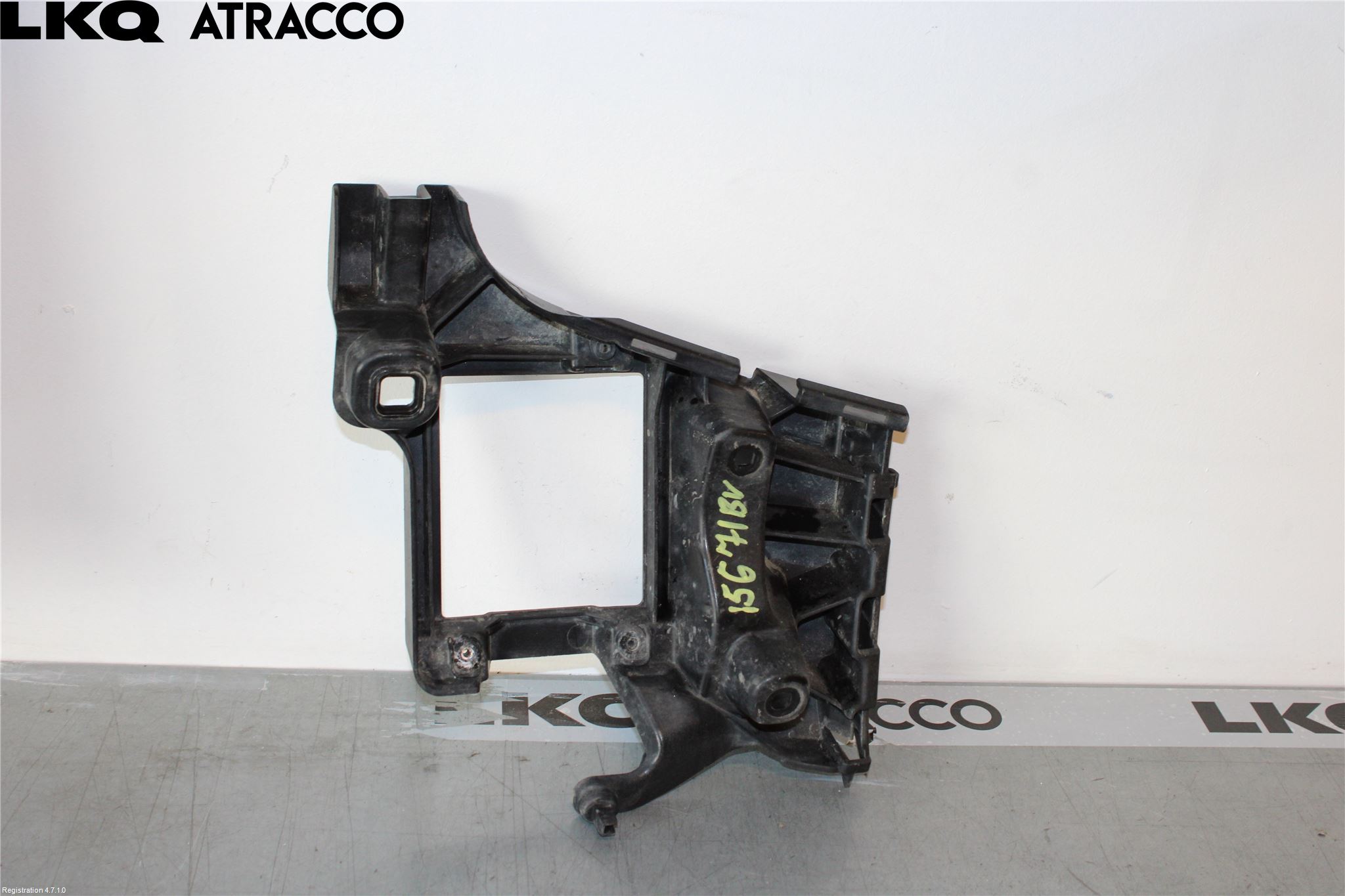 Audi A6 ALLROAD 12-18 Støtfanger Bak Feste