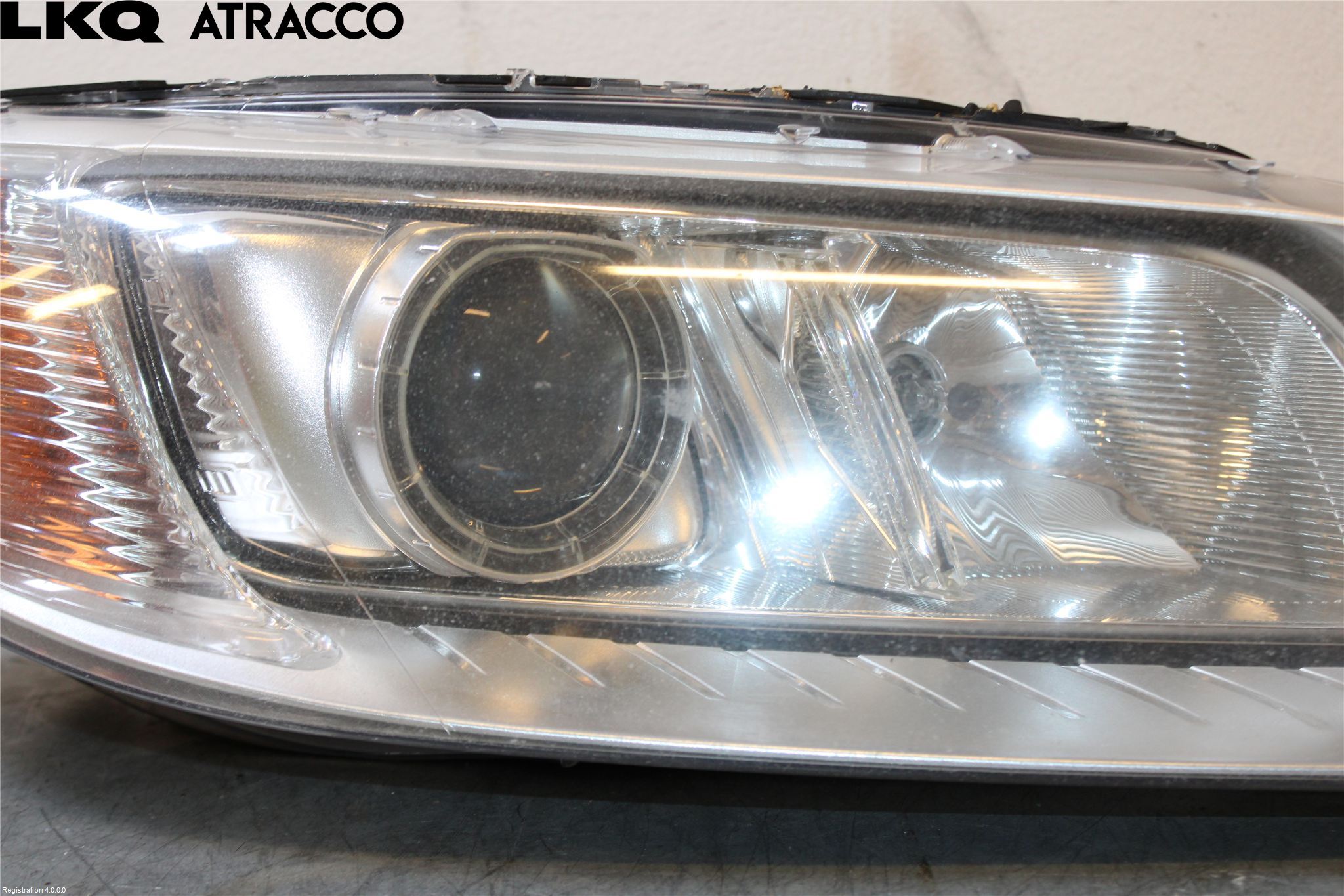 Volvo V70 14-16 Frontlykt Høyre