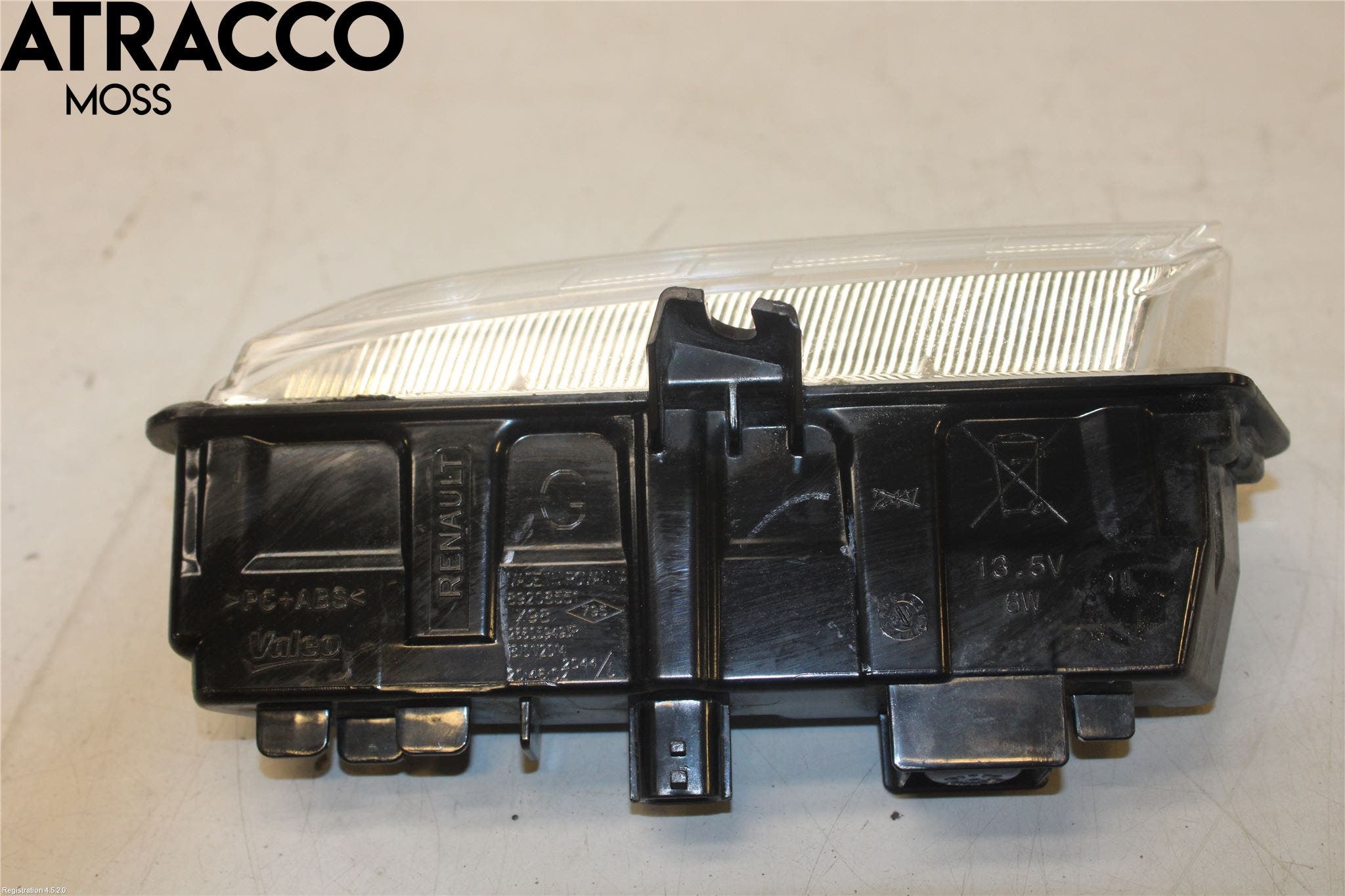 Renault CAPTUR 13-19 Parklykt Foran Høyre