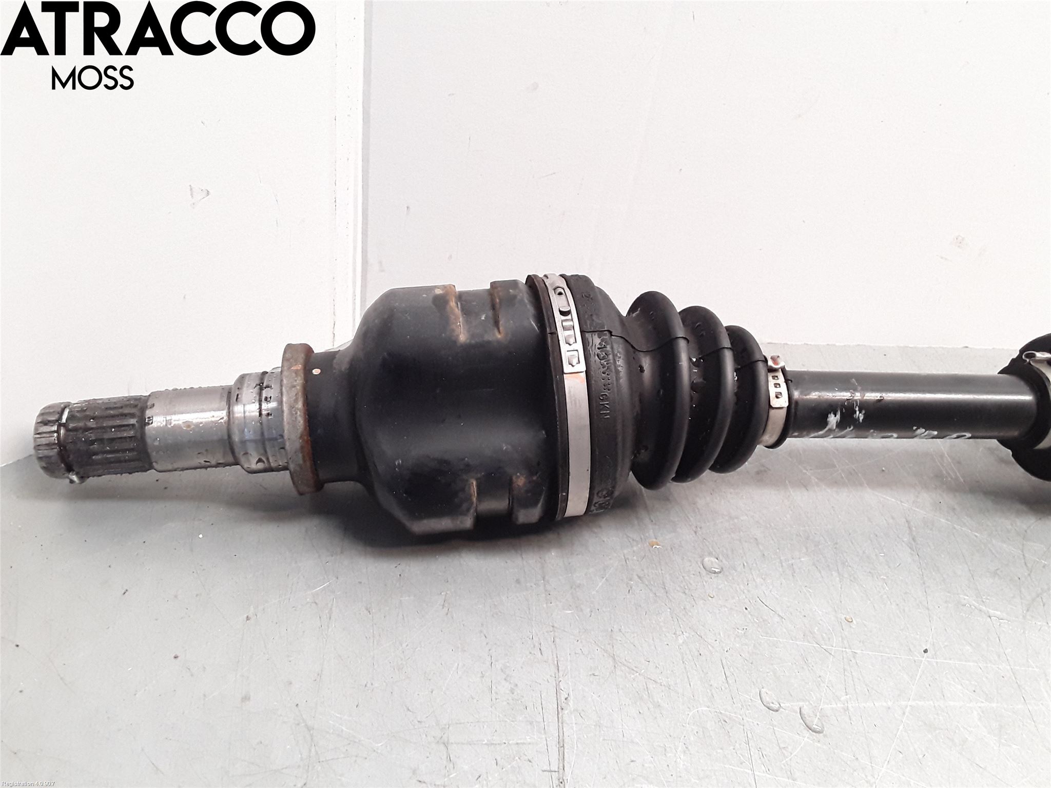 Toyota YARIS XP130 15-20 Drivaksel Foran Kompl Høyre