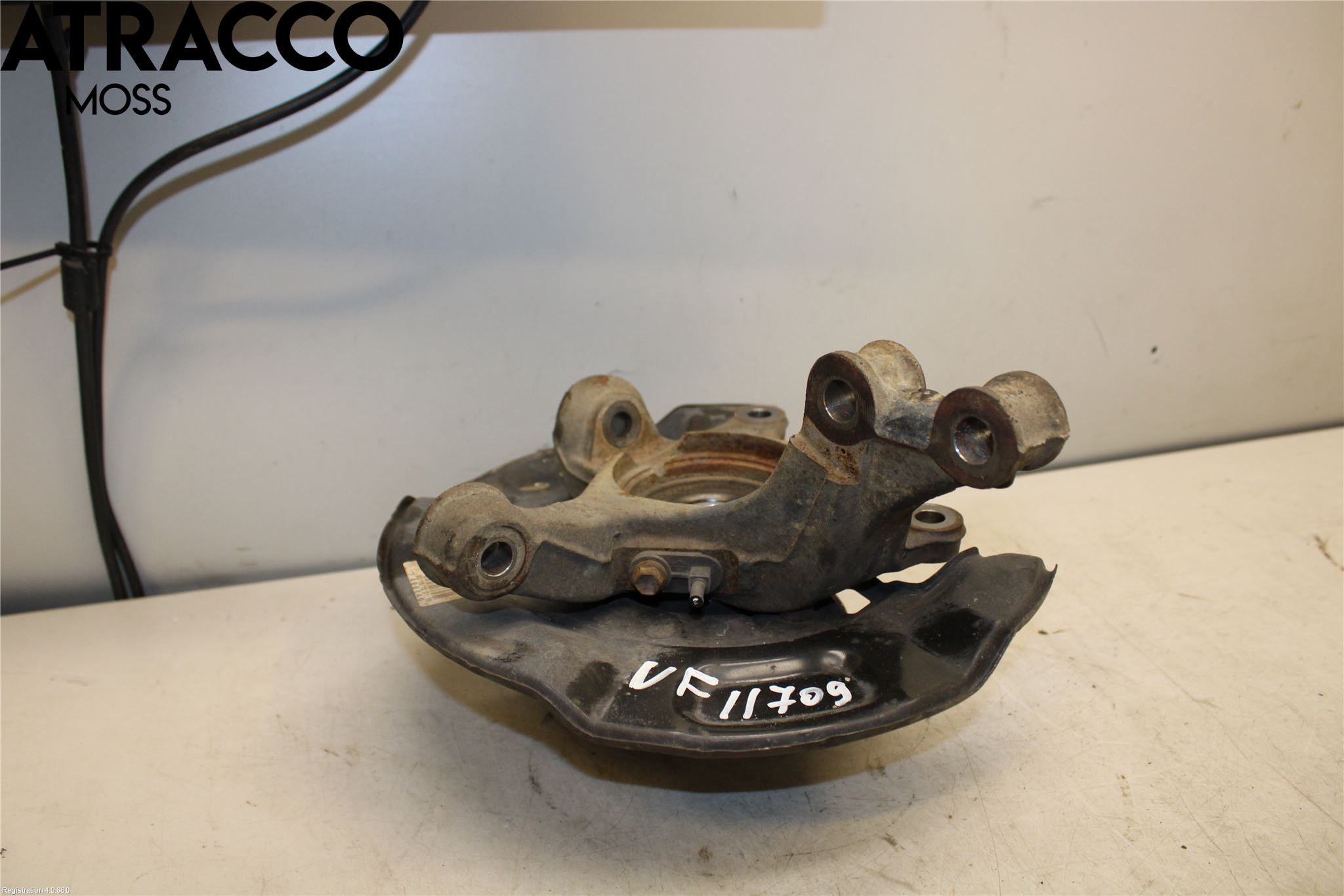 Toyota YARIS XP130 12-14 Spindel Vf