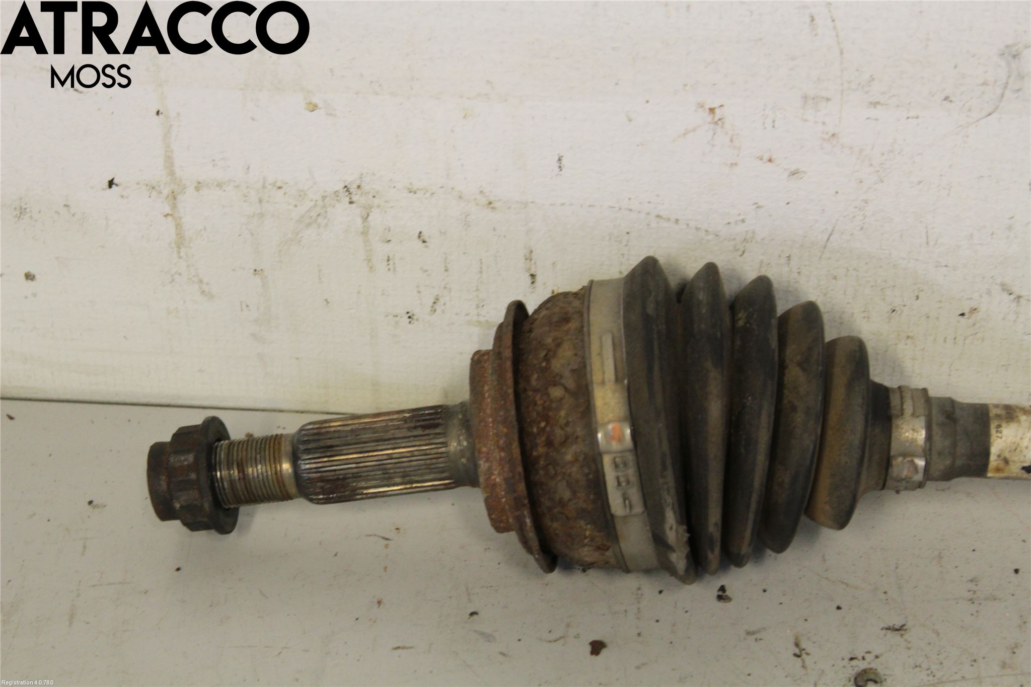 Toyota YARIS XP130 12-14 Drivaksel Foran Kompl Venstre