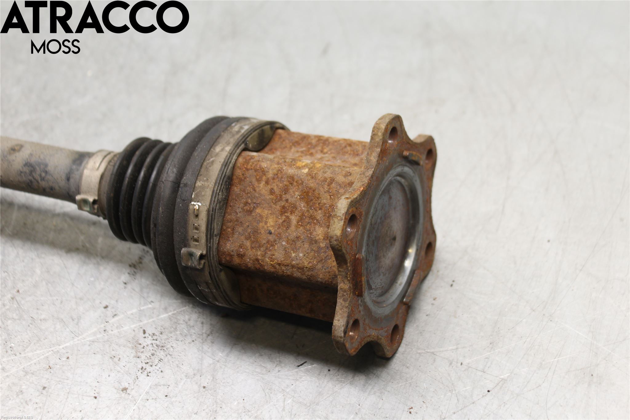 Volkswagen VW TOURAN 10-15 Drivaksel Foran Kompl Venstre