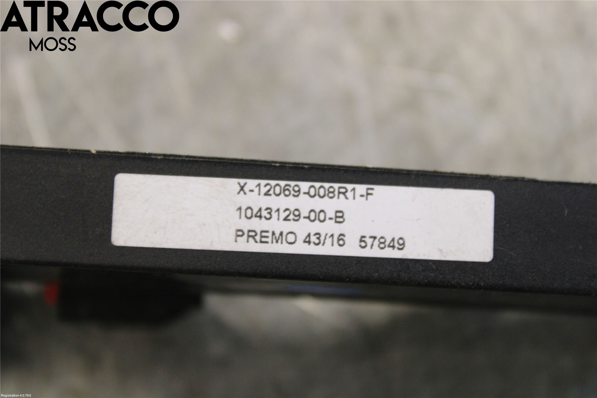 Tesla MODEL X 16- Antenn El