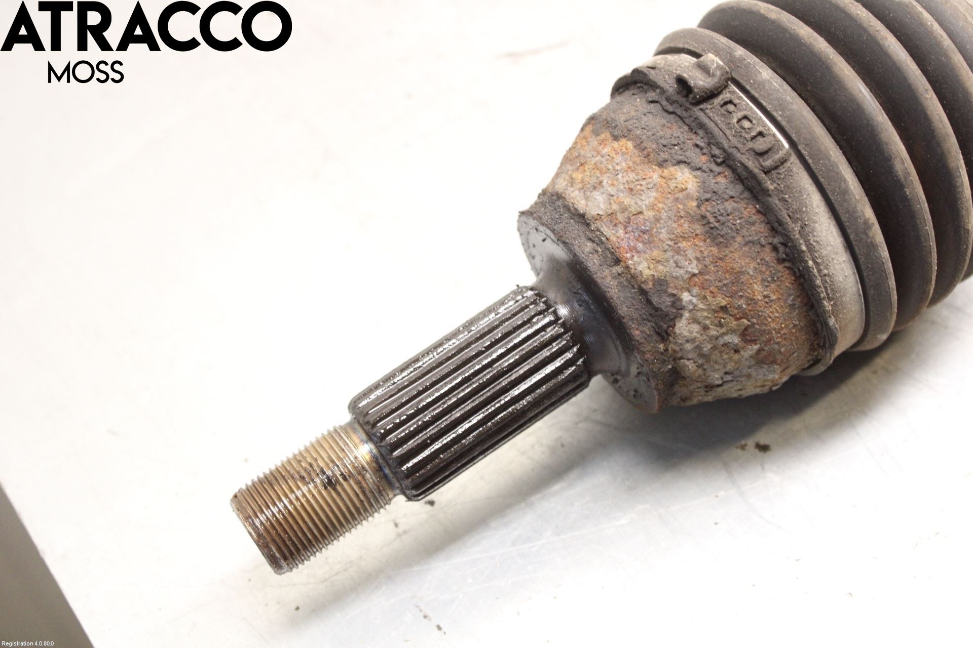 Ford FIESTA 09-12 Drivaksel Foran Kompl Høyre