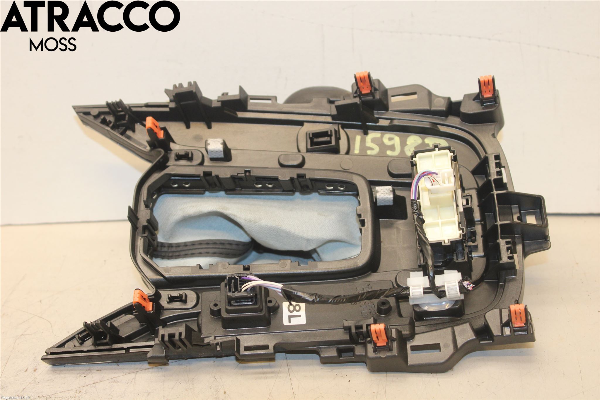 Toyota COROLLA 19- Inredning Sarg Växelspak