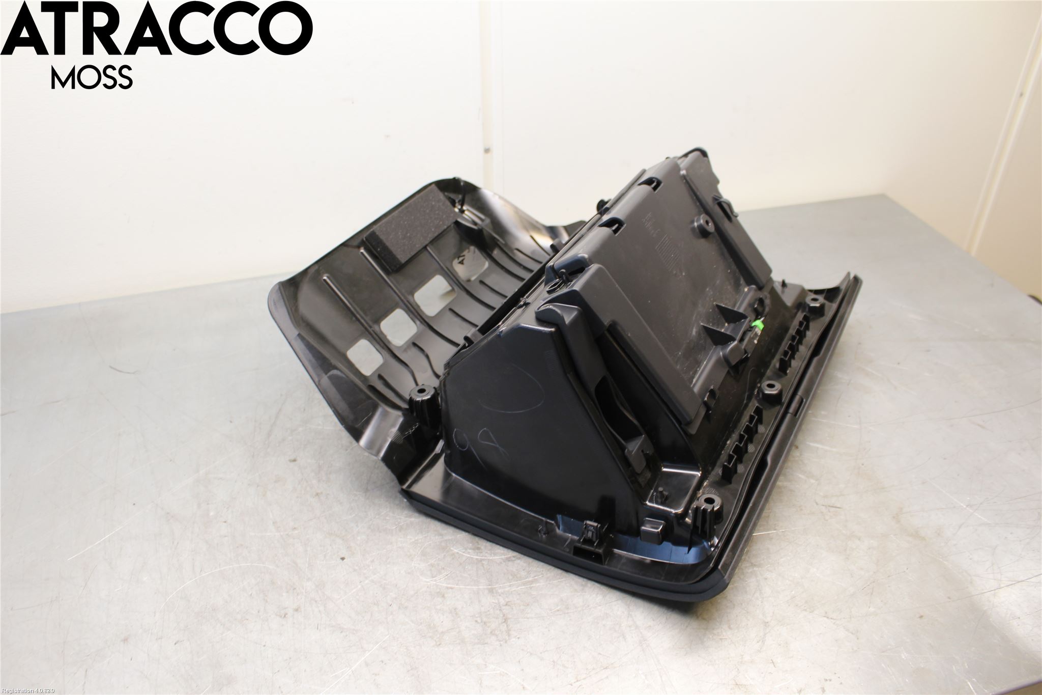 Polestar 2 20- Innr Hanskerom