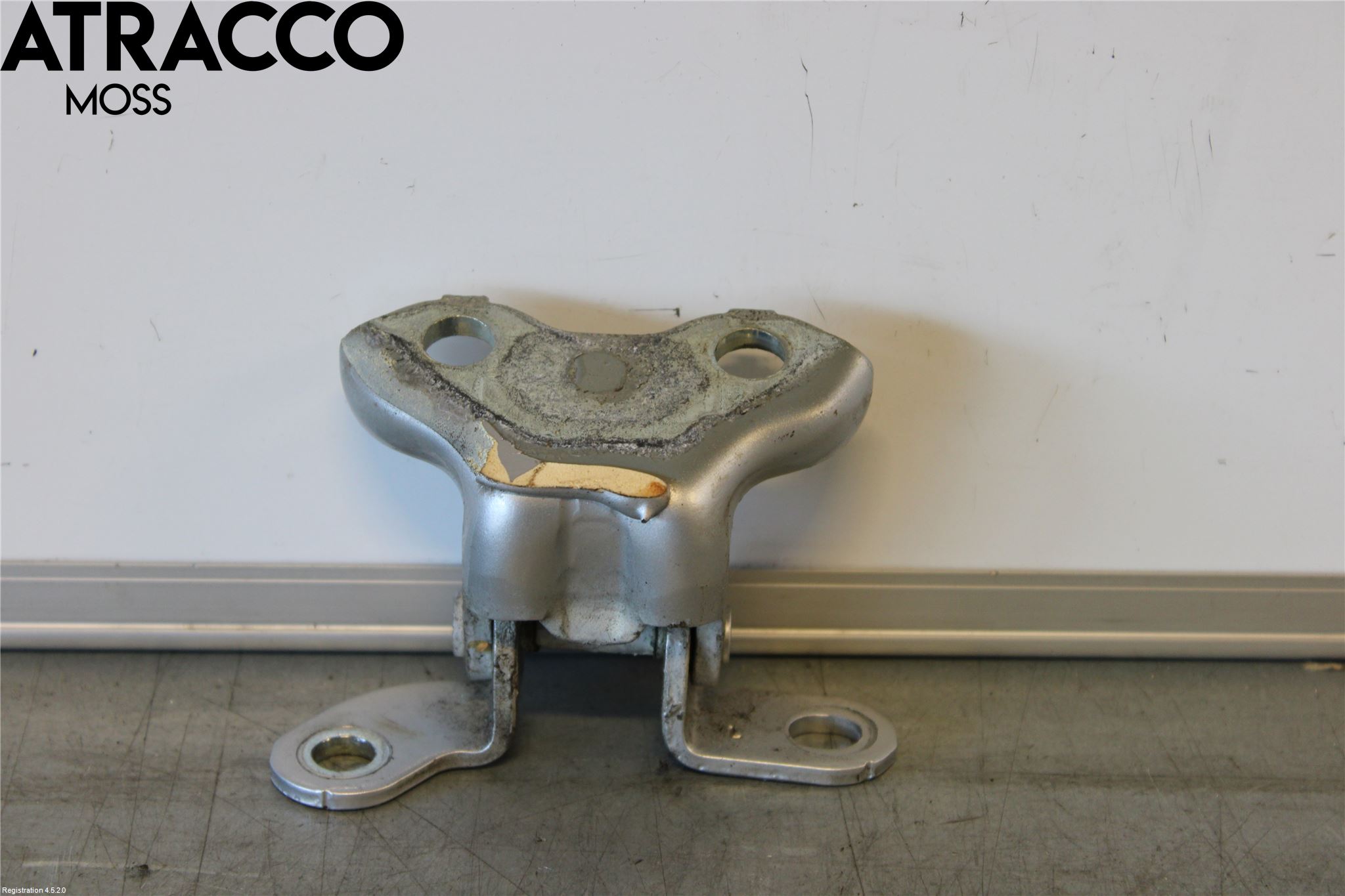 Peugeot 108 15-22 Dørhengsel