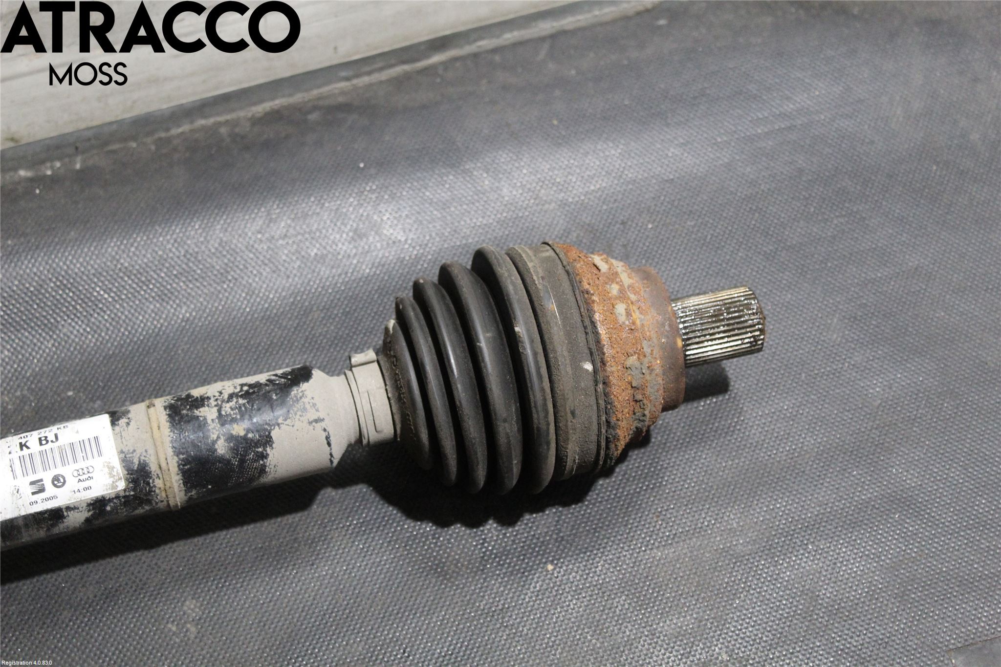 Volkswagen VW GOLF V 04-09 Drivaksel Foran Kompl Høyre