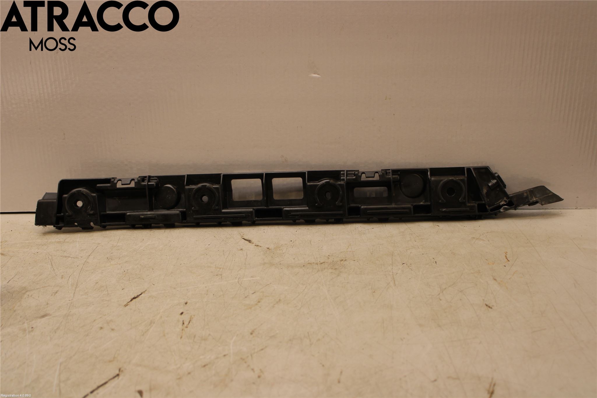 Skoda SUPERB 16-24 Støtfangerfeste Bak Høyre