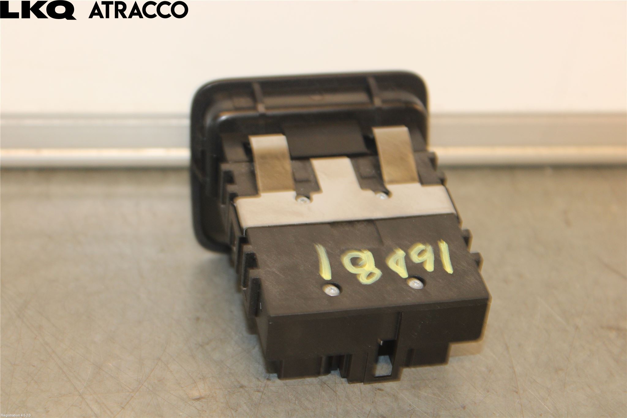 Mercedes-Benz MB GLA-KLASS (X156) 13-20 Bryter Parkeringsbrems