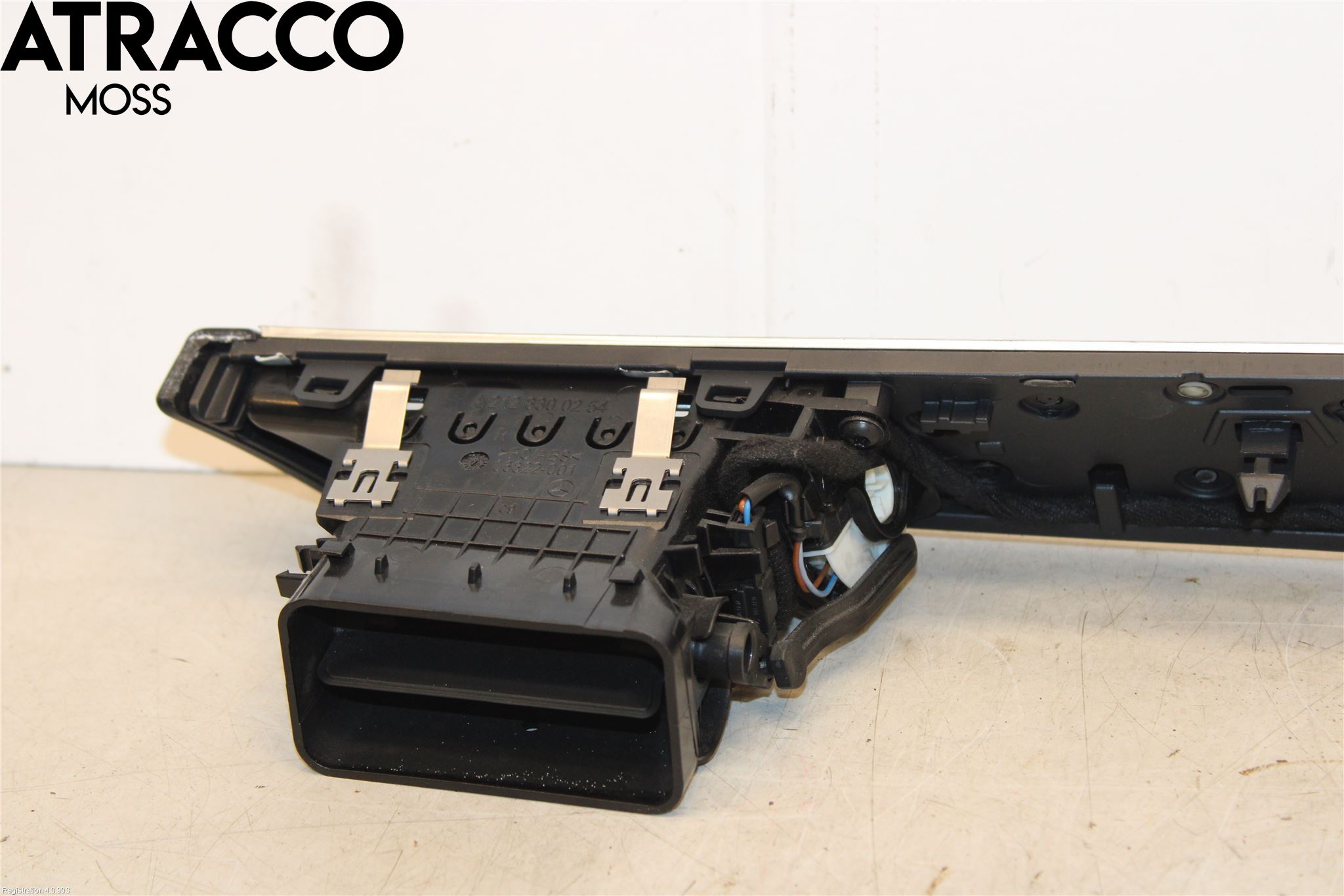 Mercedes-Benz MB E-KLASS (W212) 09-16 Dashbord Kanal - Dyse