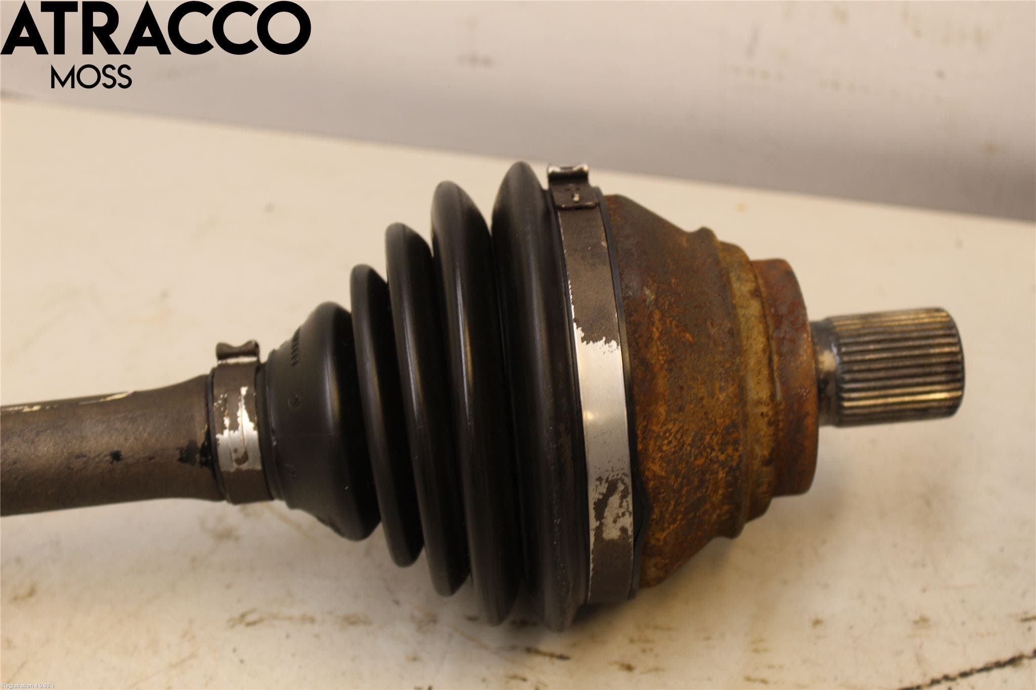 Volkswagen VW GOLF VI 09-13 Drivaksel Foran Kompl Venstre