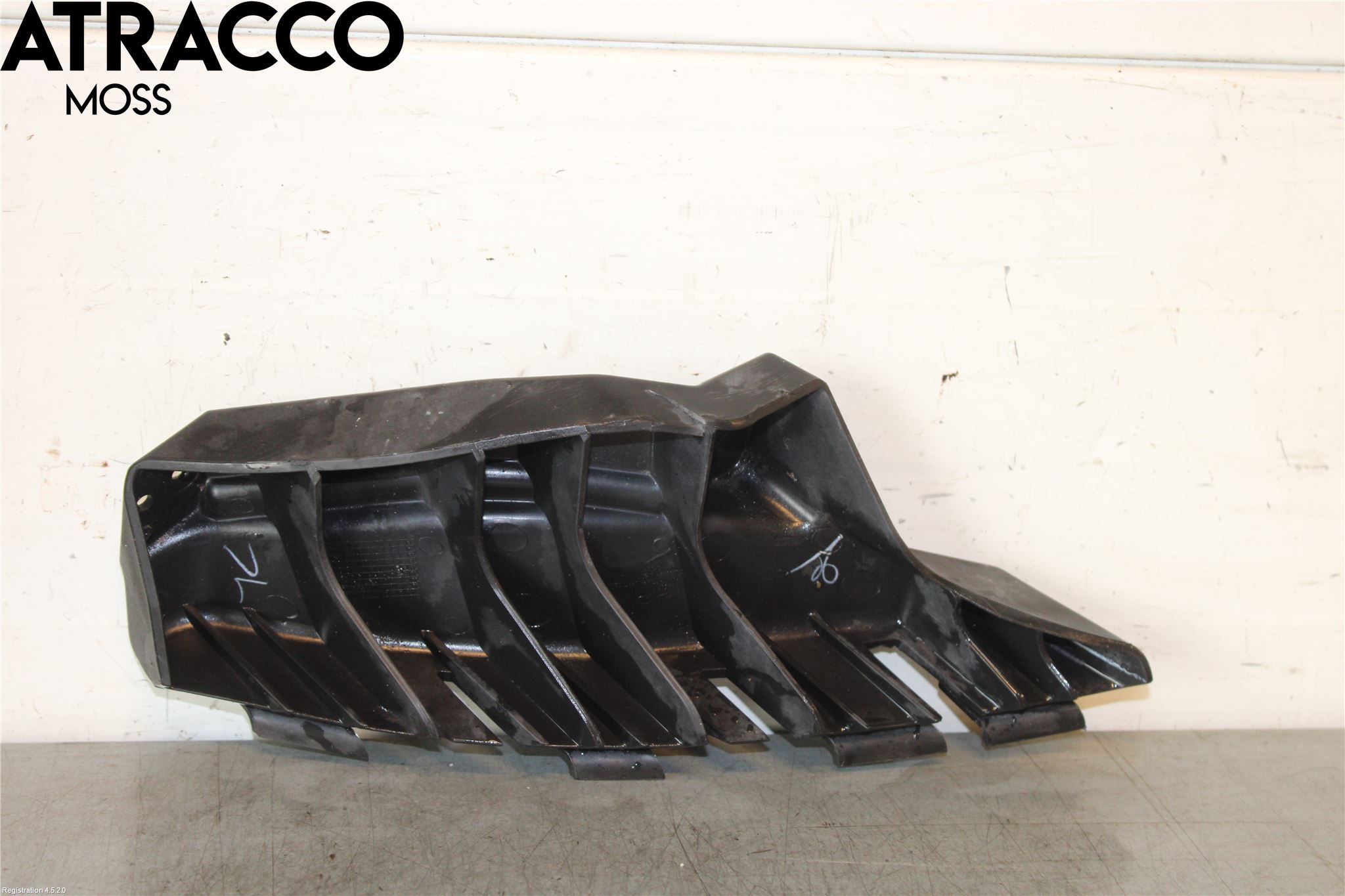 Hyundai i20 PB 09-14 Støtfangerfeste Foran Venstre