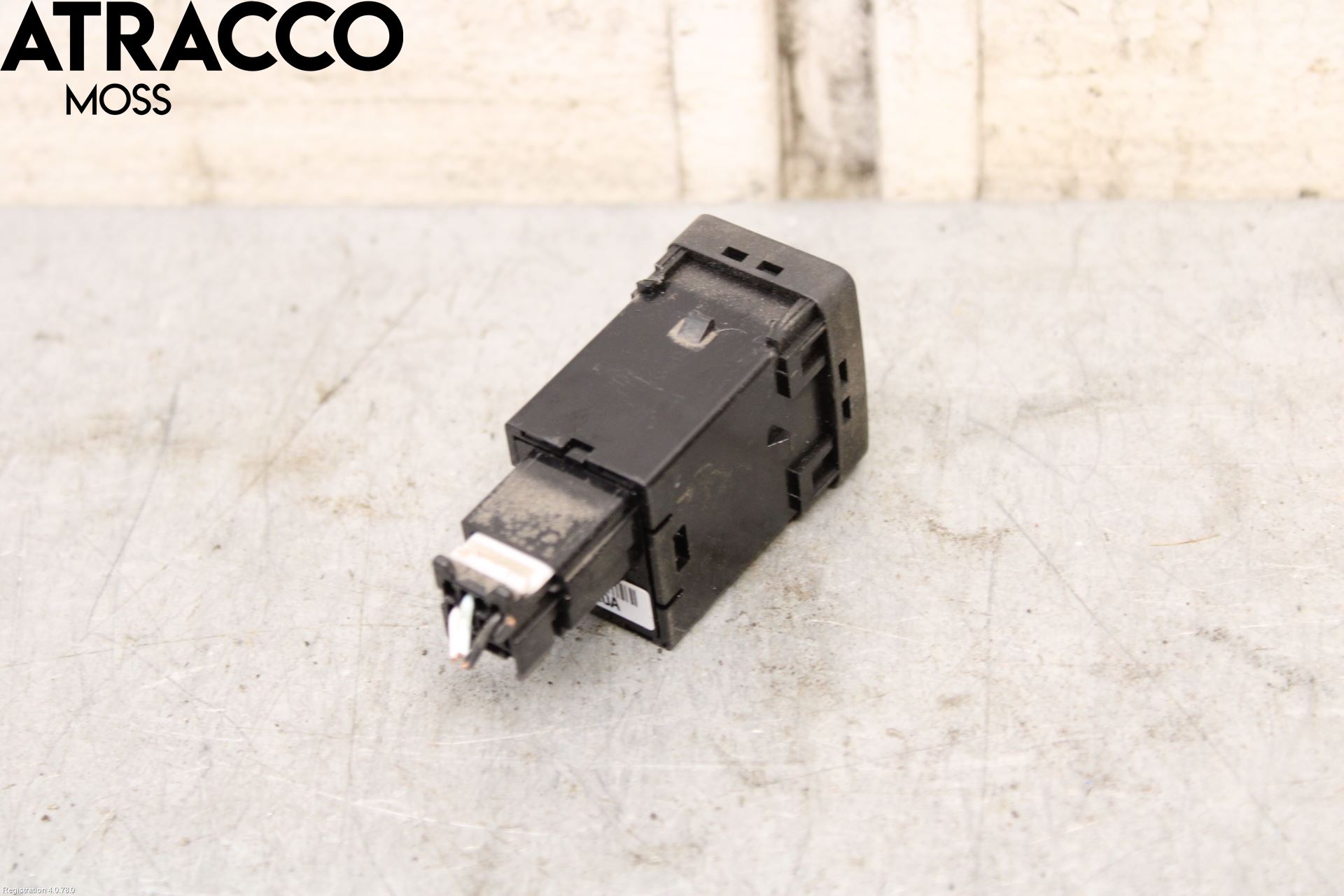 Nissan LEAF 11-17 Bryter Antispinn