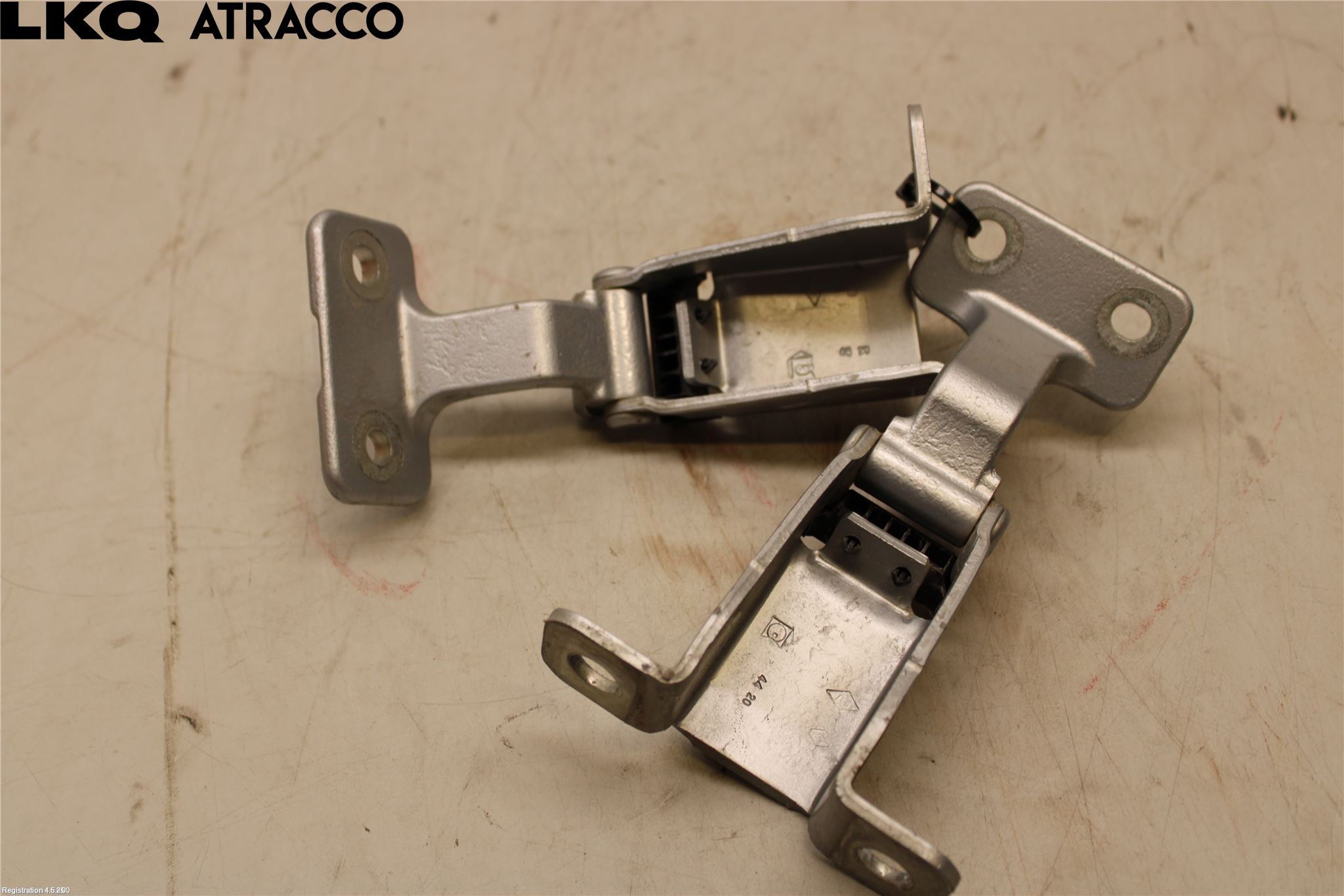 Nissan NV250 20-22 Dørhengsel