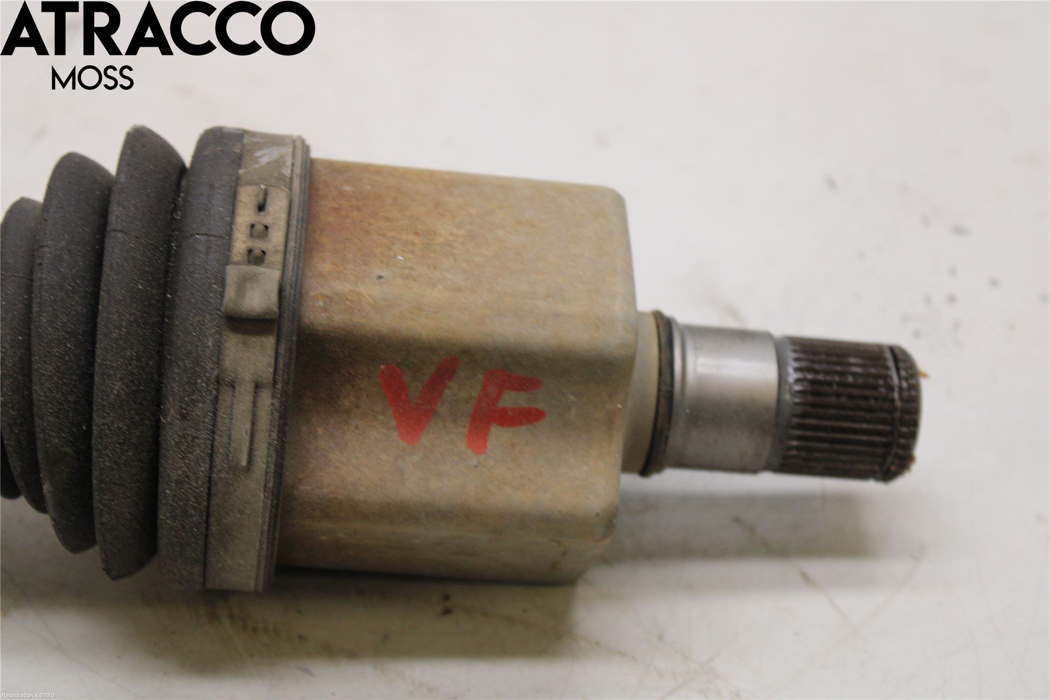 Volkswagen VW PASSAT 15-19 Drivaksel Foran Kompl Venstre