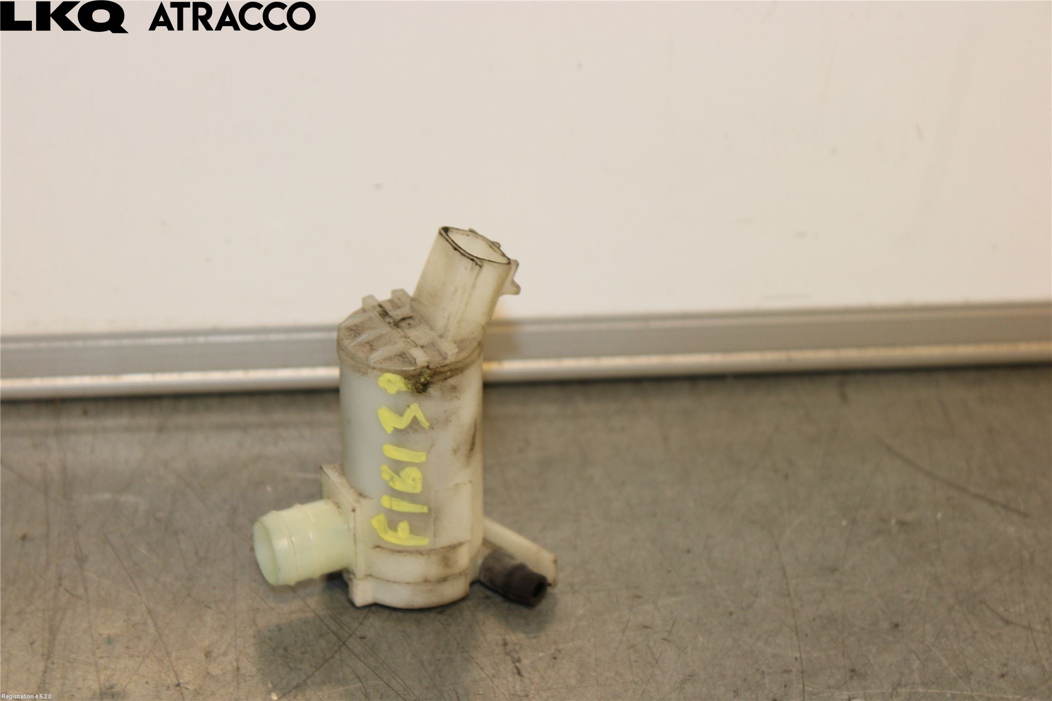 Suzuki SX4 S-CROSS 14-21 Spylerpumpe Frontrute