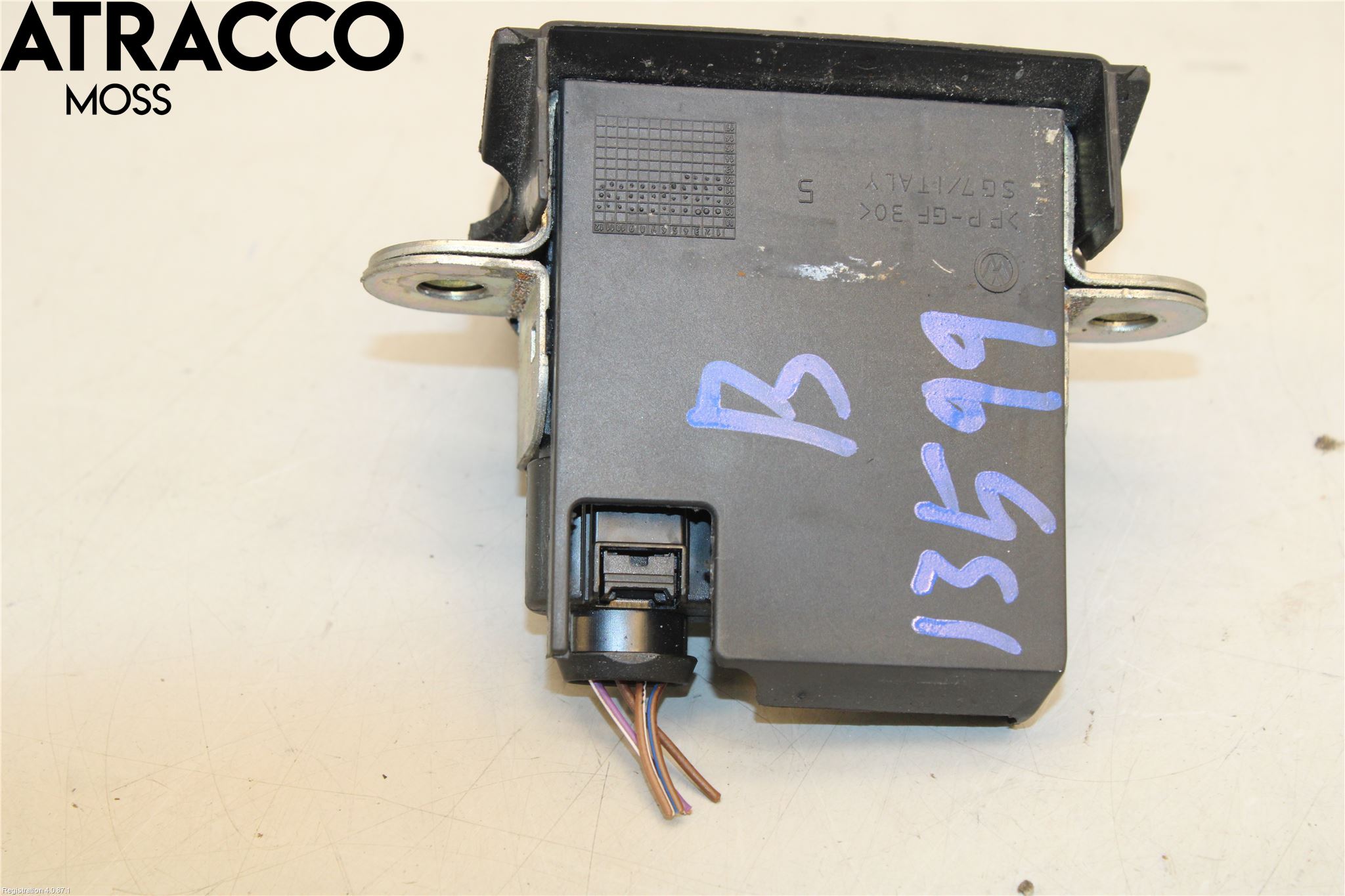 Volkswagen VW GOLF / E-GOLF VII 13-20 Bakluke-Lokk Låsekasse