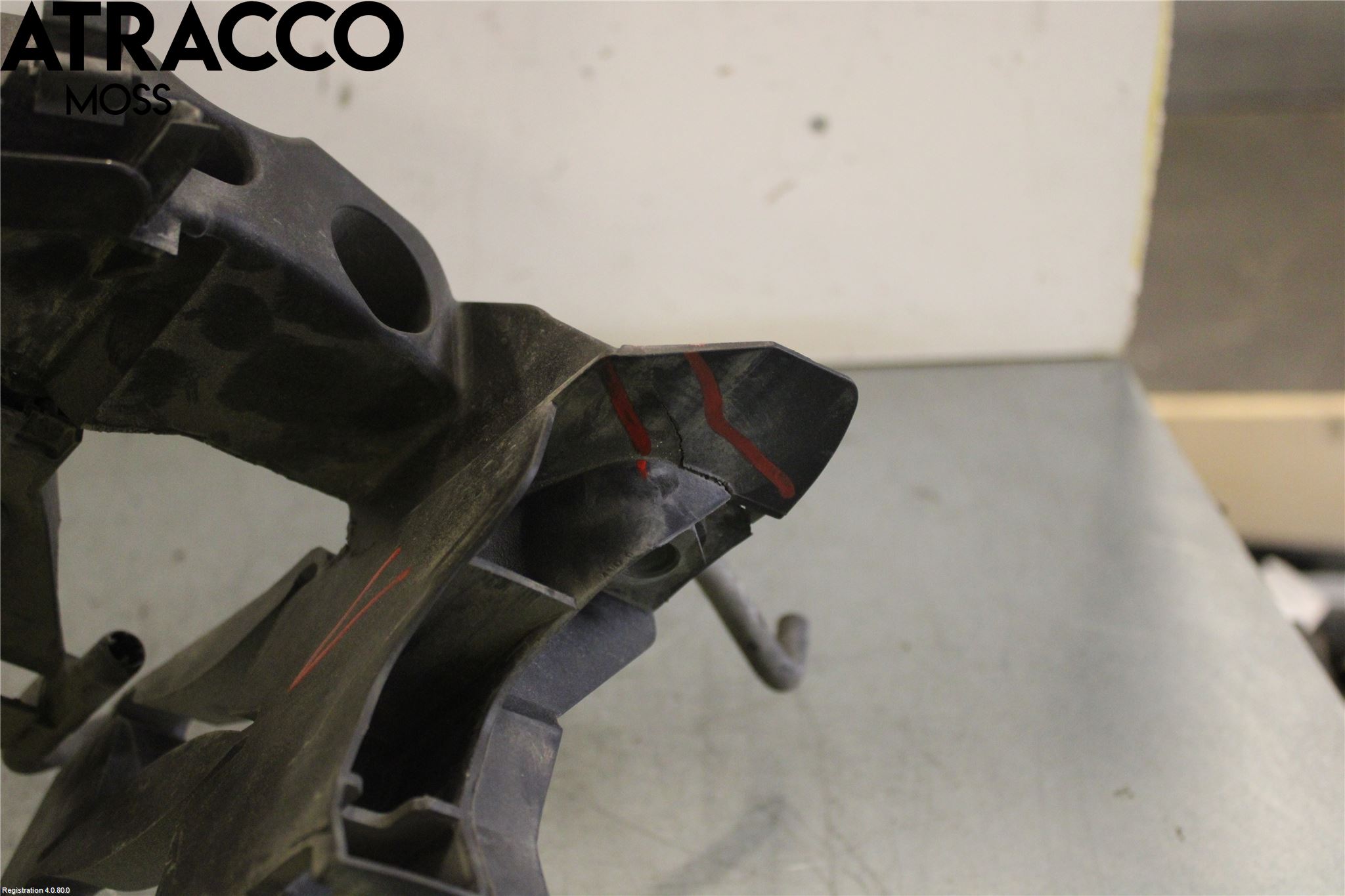 Audi A4/S4 08-11 Frontlykt Holder-Feste