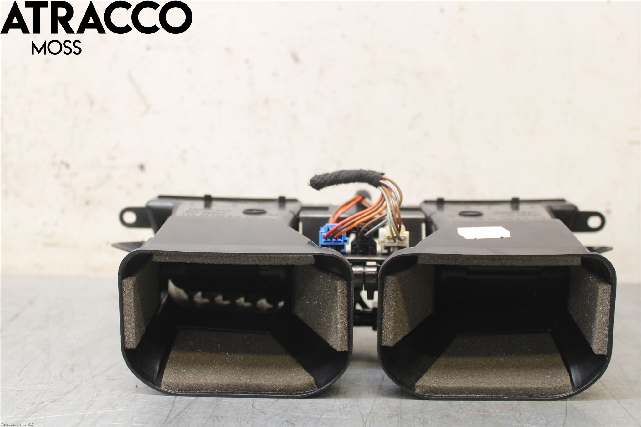 Mercedes-Benz MB E-KLASS (W212) 09-16 Dashbord Kanal - Dyse