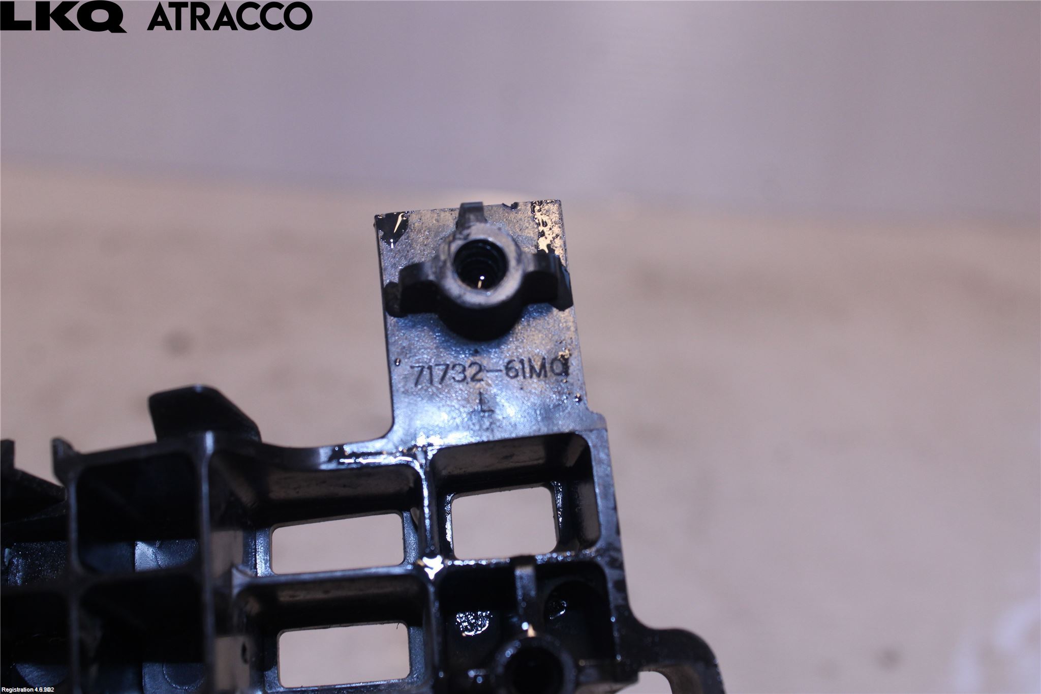 Suzuki ACROSS 21- Støtfanger Foran Feste