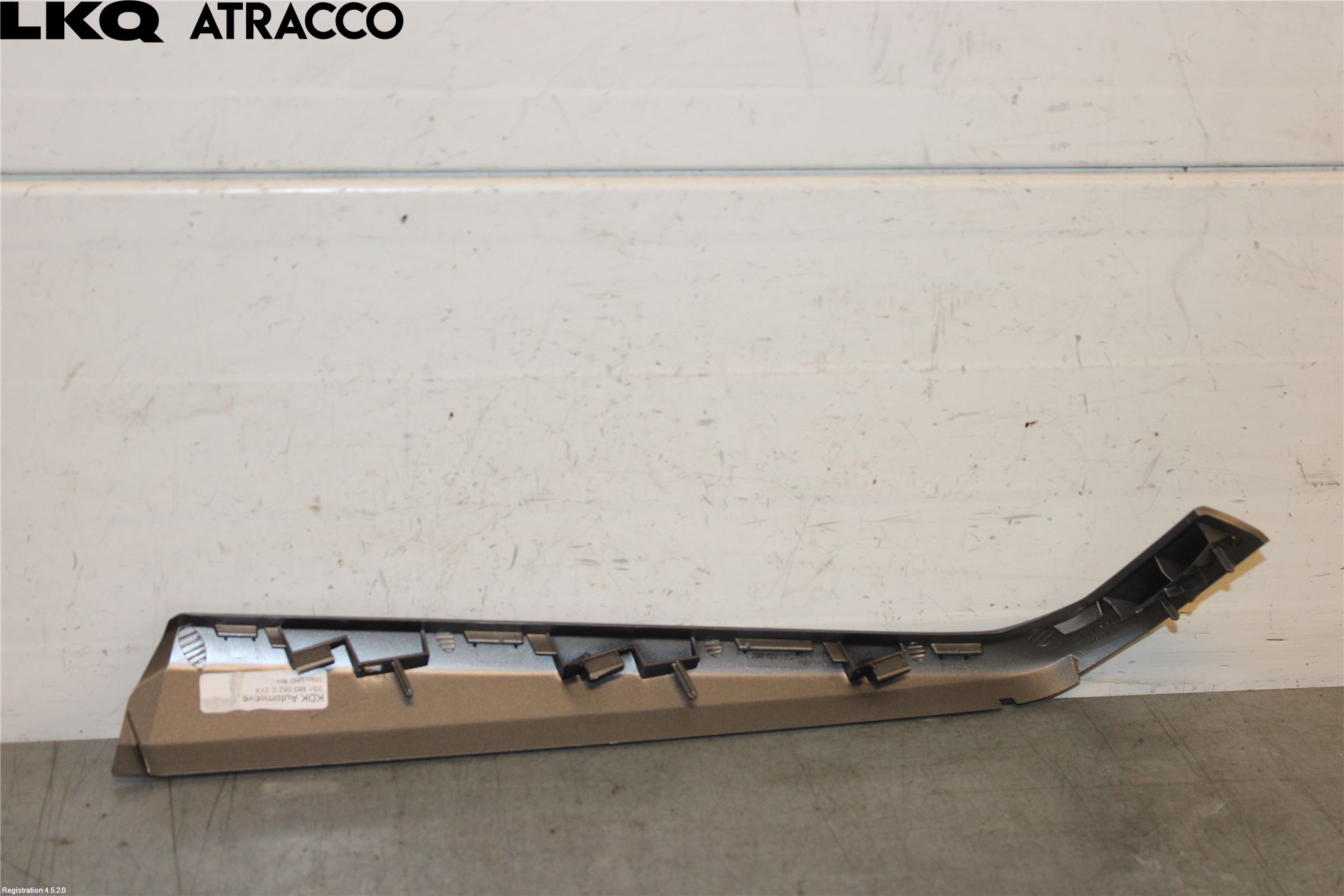 Volkswagen VW POLO VI 18->> Innr Dekor Instrbord