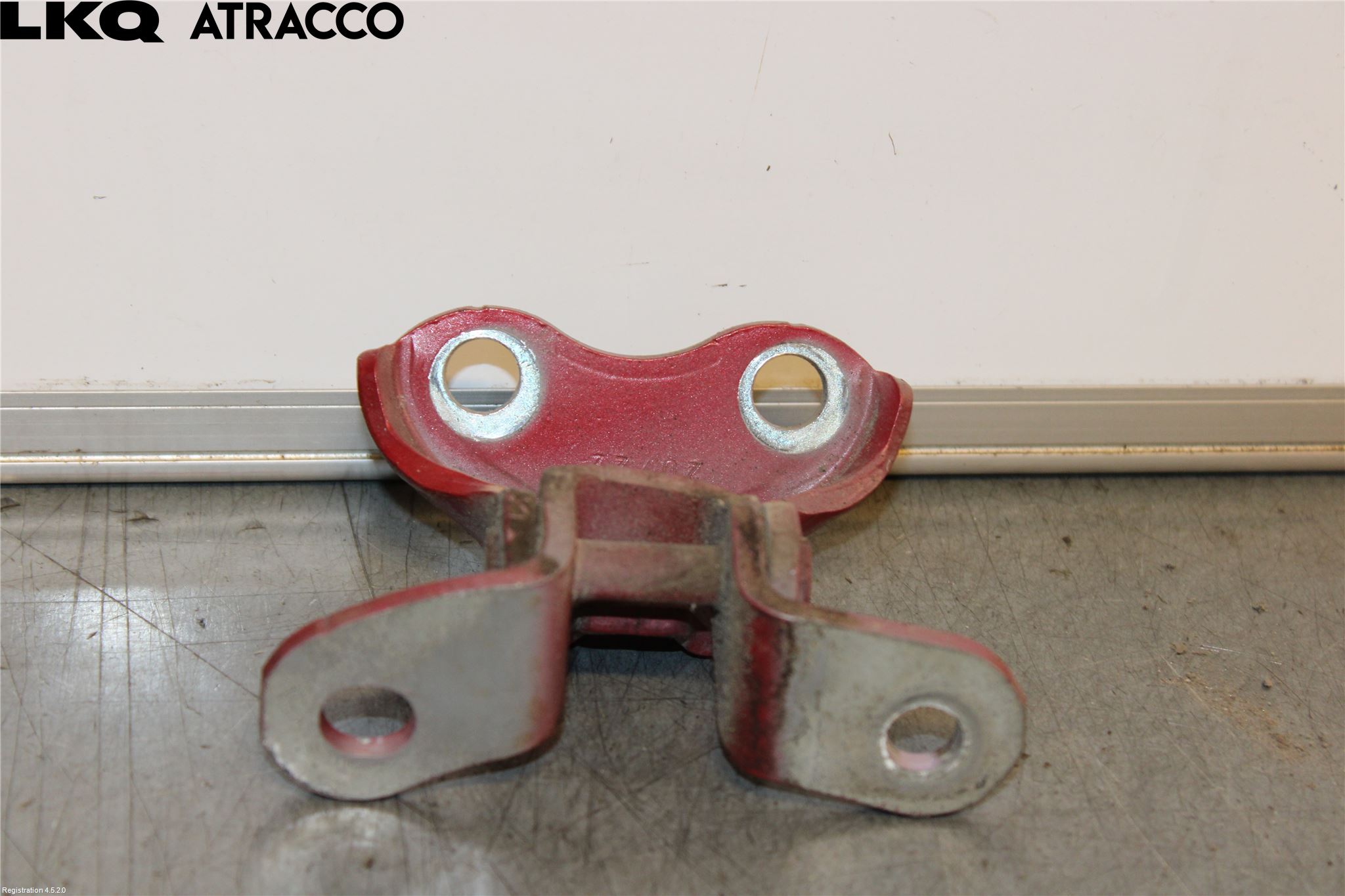 Toyota YARIS CROSS XP21 21- Dørhengsel