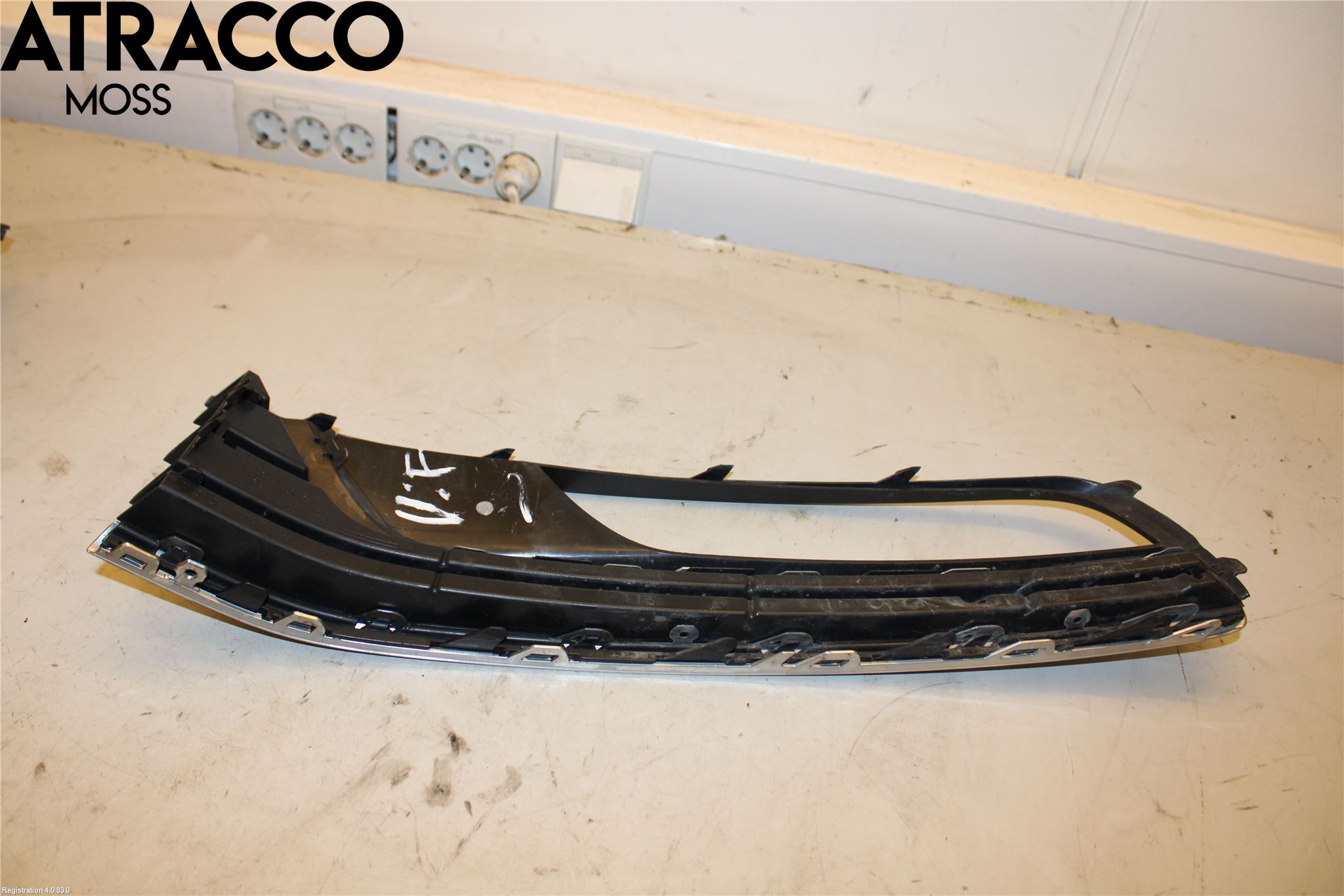 Volkswagen VW PASSAT 05-11 Grilldel Venstre