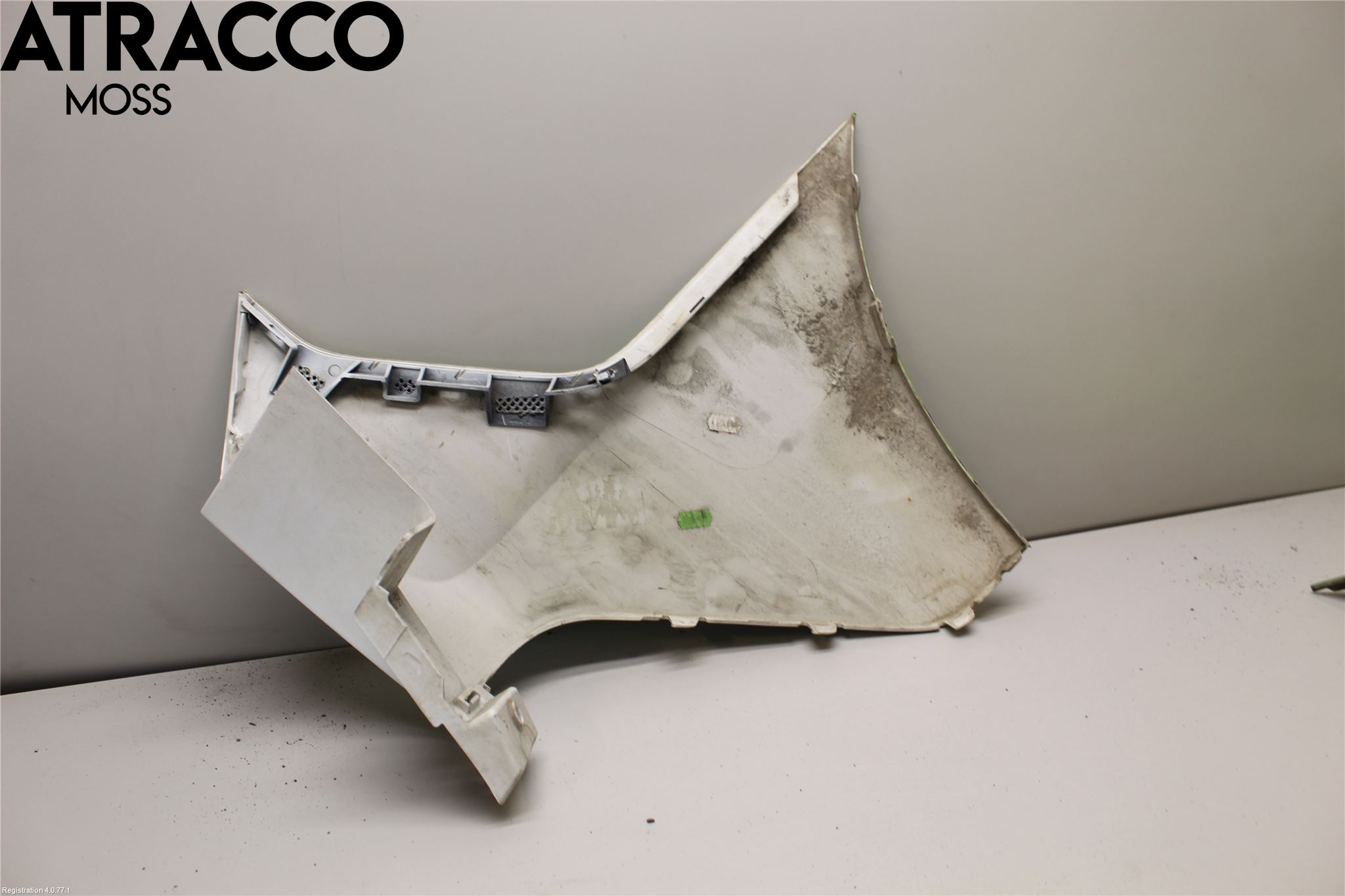 Ford TRANSIT/TOURNEO CONNECT 13-22 Støtfanger Bak Hjørne Venstre