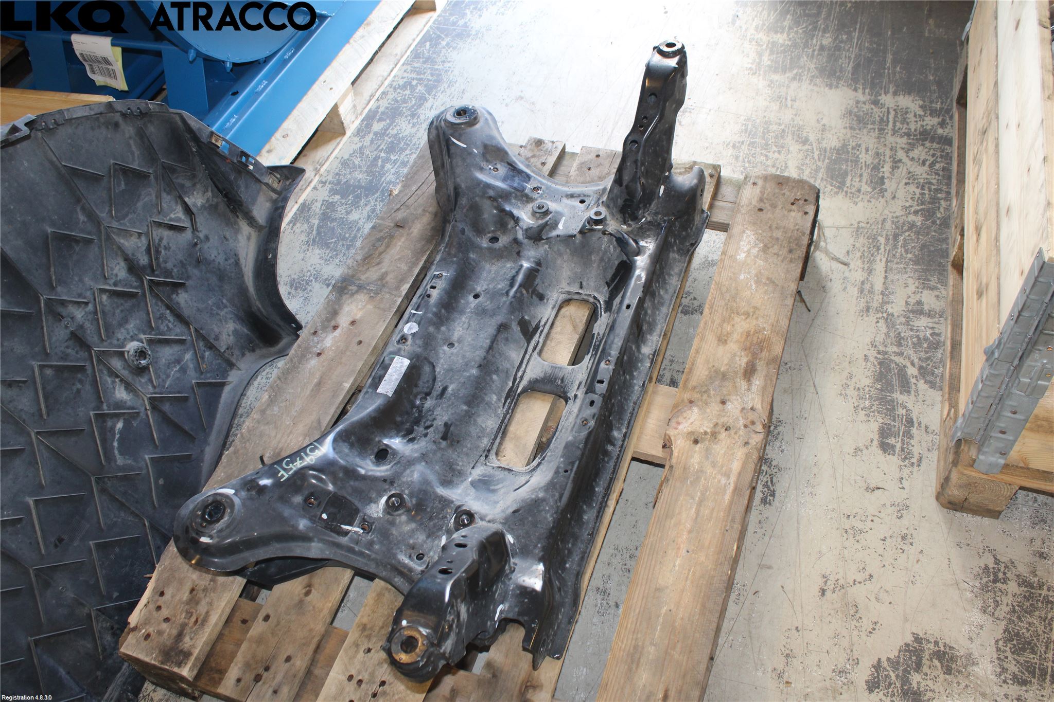 Ford E-TRANSIT SKÅP/BUSS 22- Forstillingsbjelke(Tvergående)