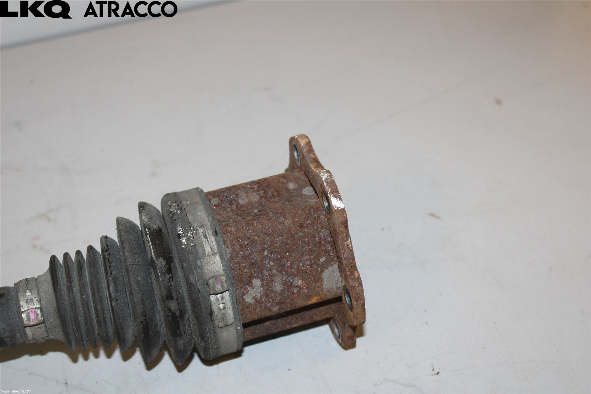 Audi A4/S4 08-11 Drivaksel Foran Kompl Venstre