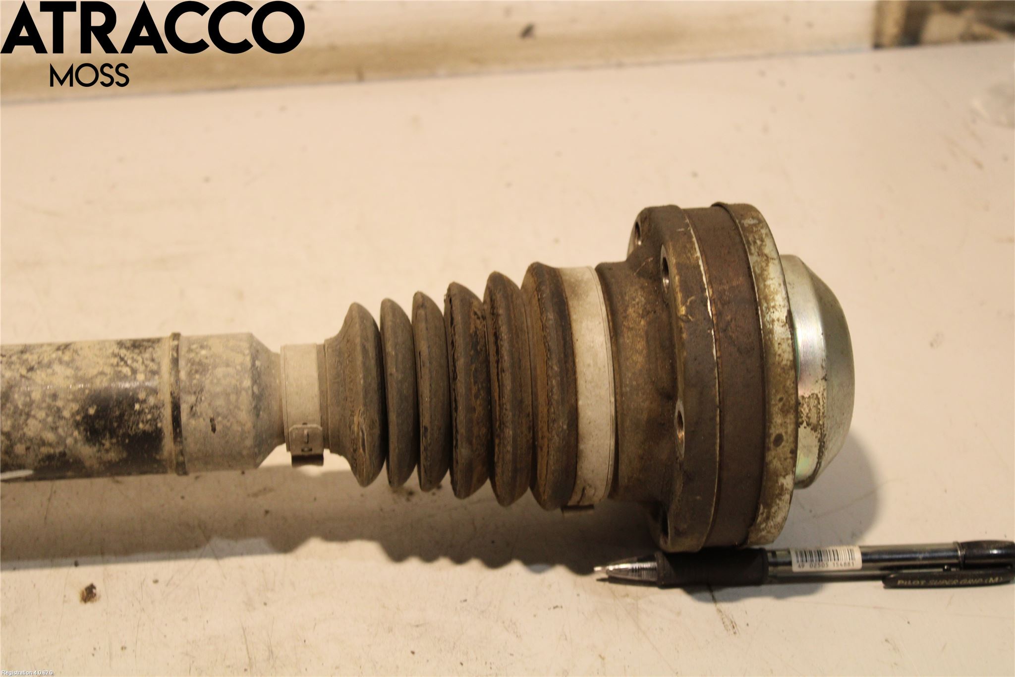 Volkswagen VW PASSAT 11-14 Drivaksel Foran Kompl Høyre