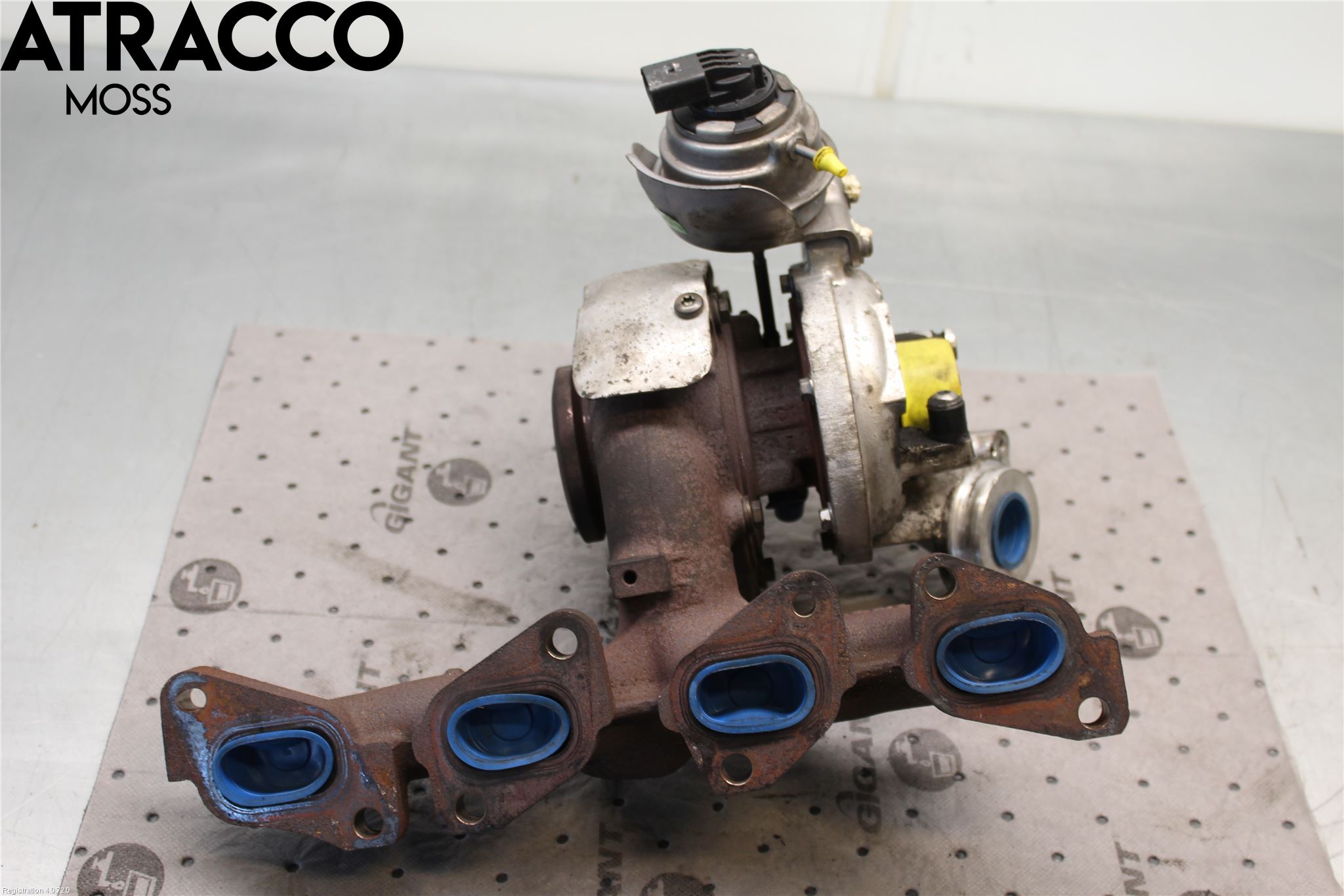 Volkswagen VW TOURAN 10-15 Turboaggregat