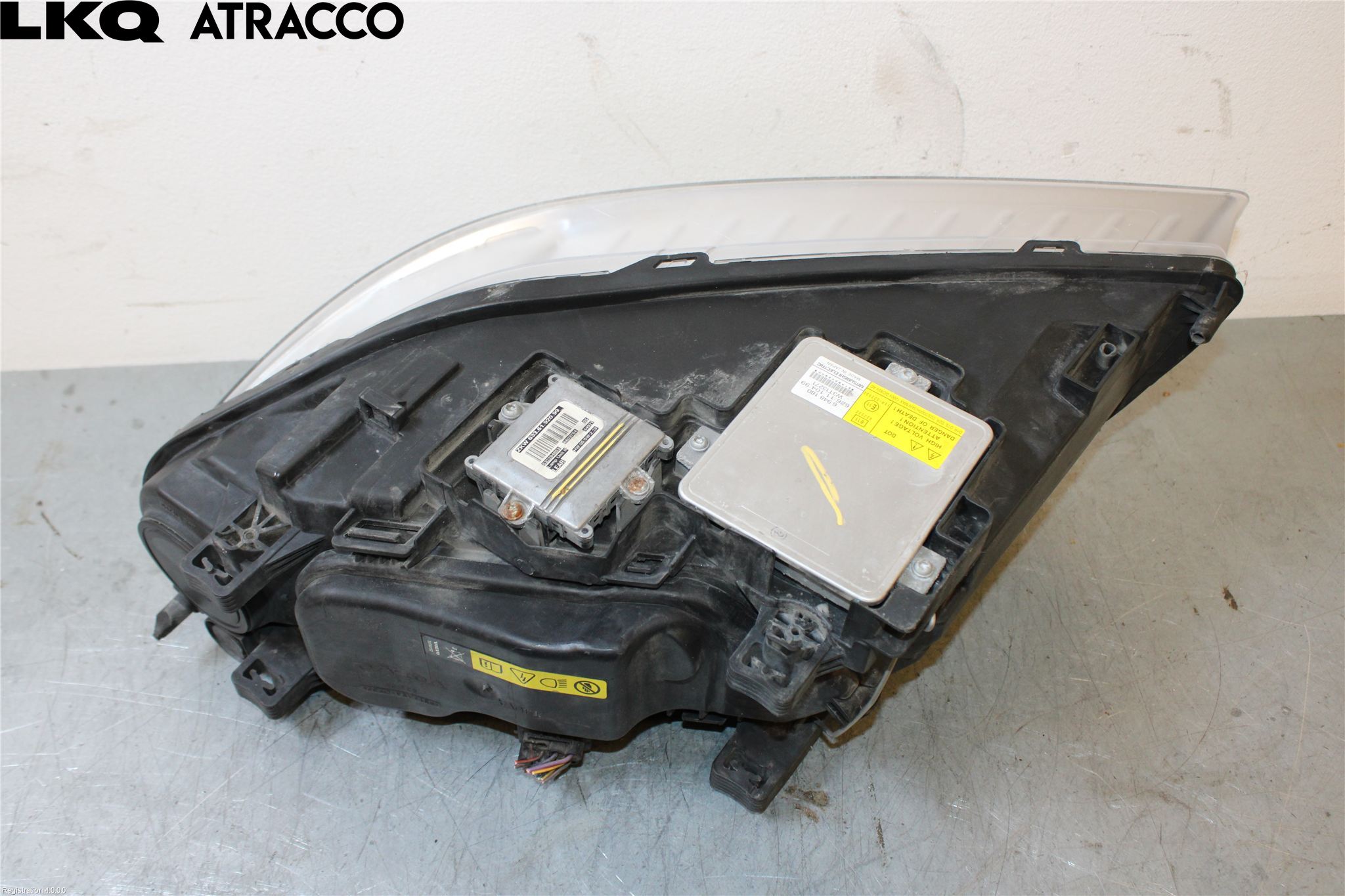 Volvo V70 14-16 Frontlykt Høyre